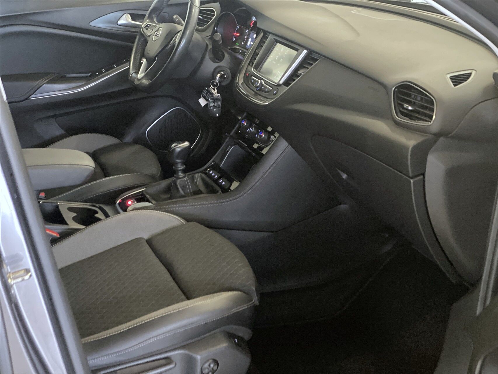 Billede af Opel Grandland X 1,2 T Elegance Start/Stop 130HK 5d 6g
