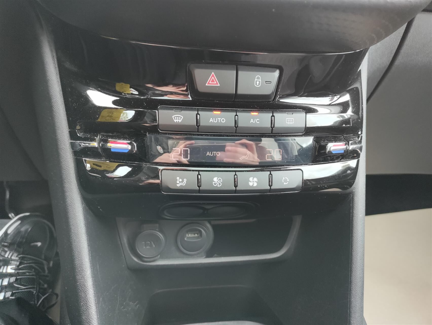 Billede af Peugeot 208 1,2 PureTech Exclusive Plus 82HK 5d