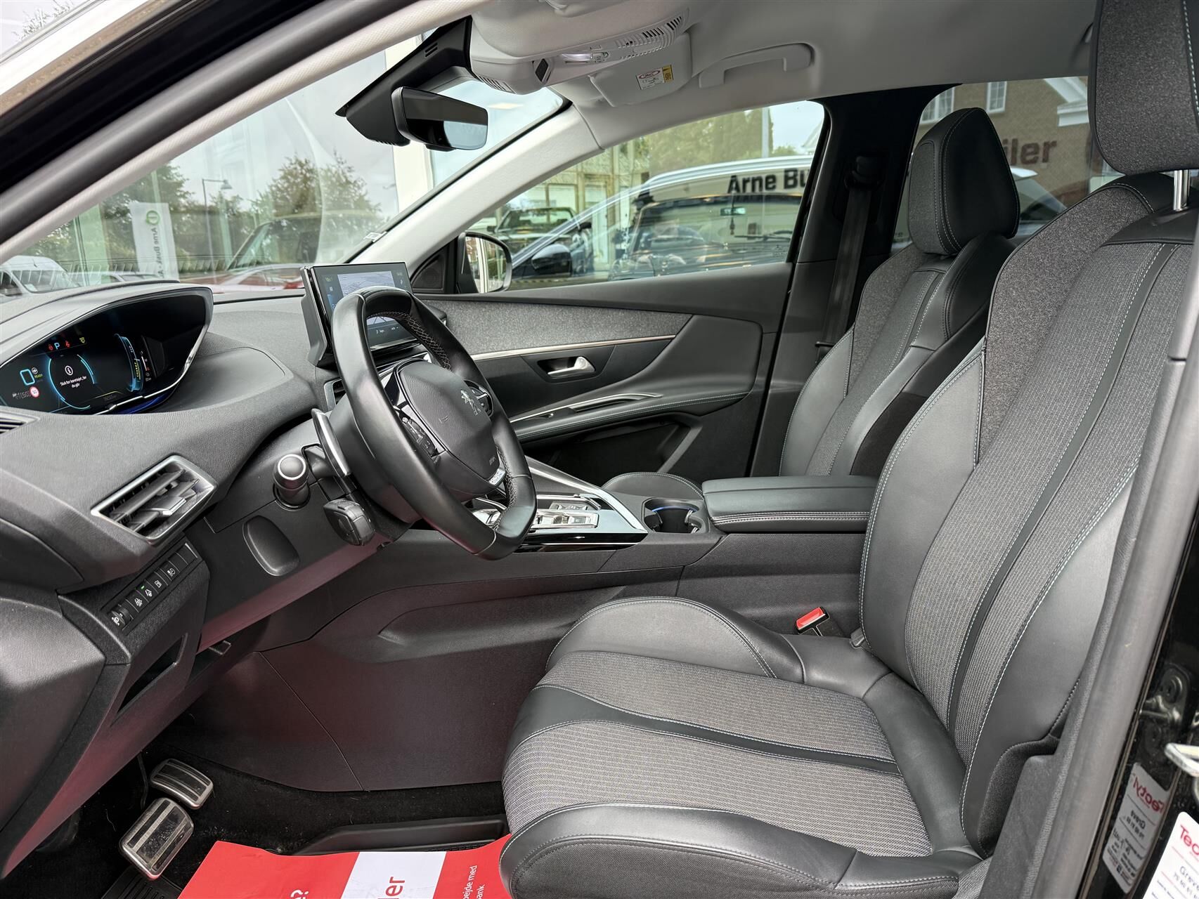 Billede af Peugeot 3008 1,6 PureTech  Plugin-hybrid Allure Pack EAT8 225HK 5d 8g Aut.