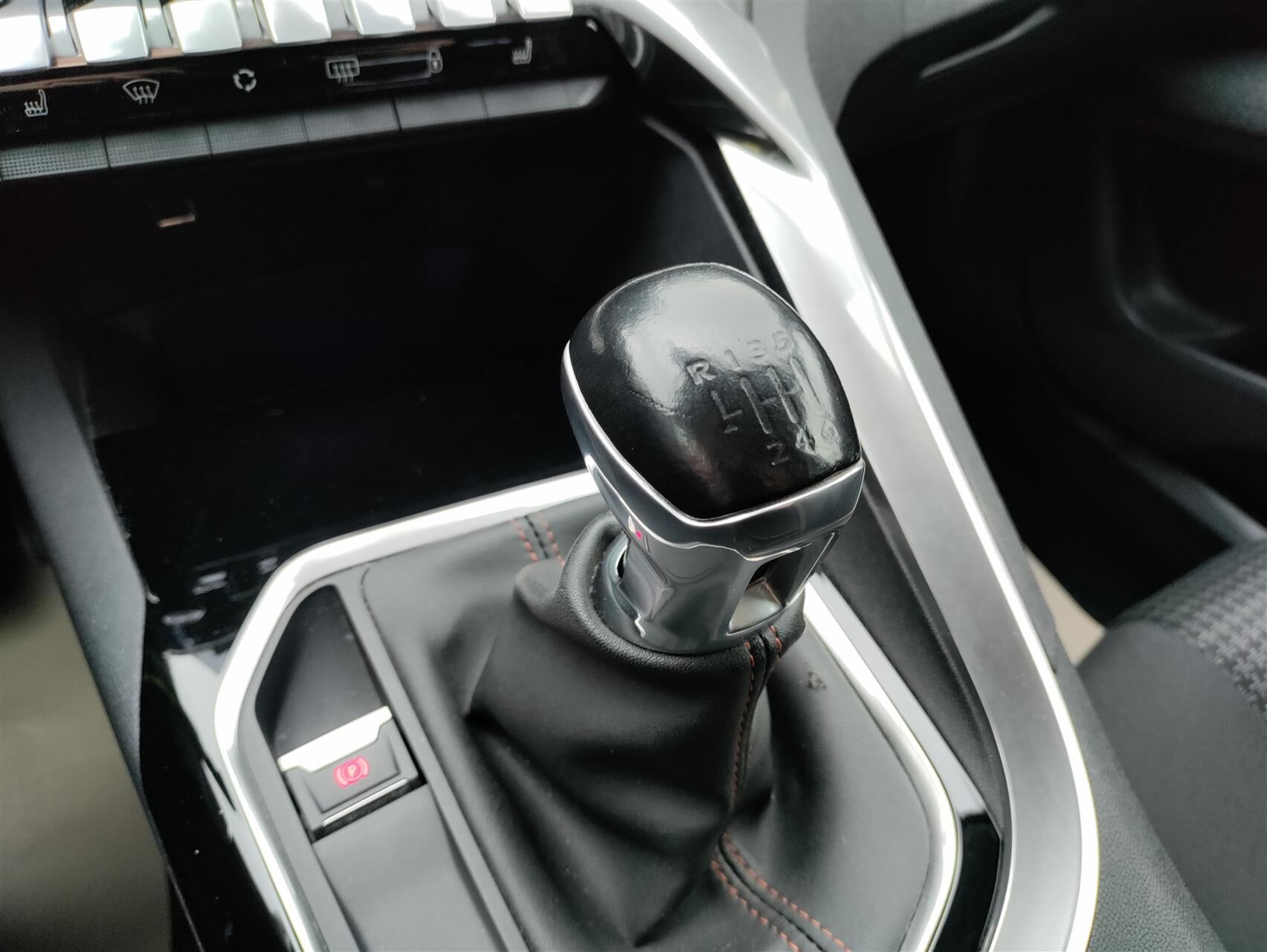 Billede af Peugeot 3008 1,2 e-THP Strike 130HK 5d 6g