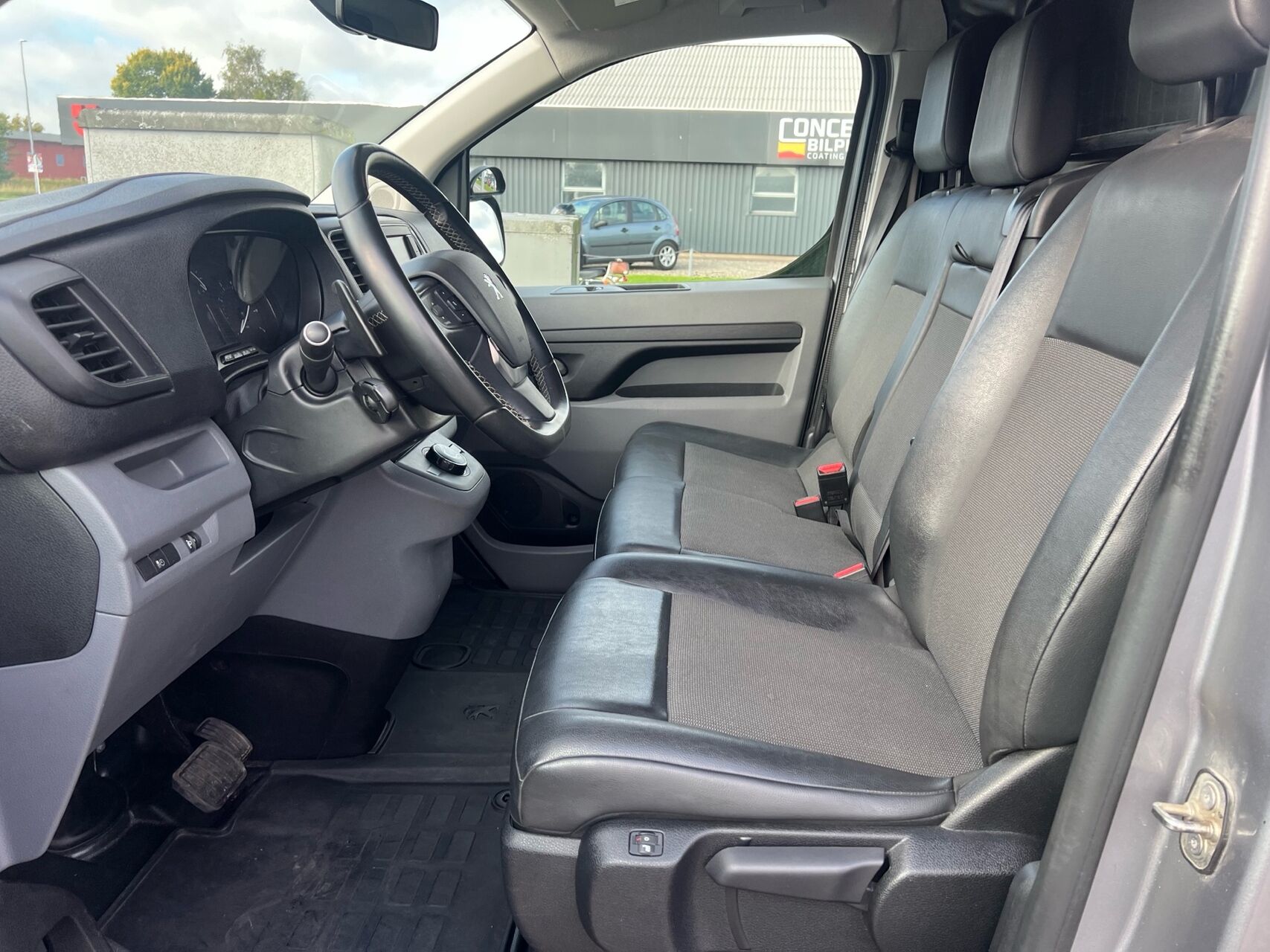 Billede af Peugeot Expert L2 2,0 BlueHDi Premium Pro EAT8 122HK Van 8g Aut.