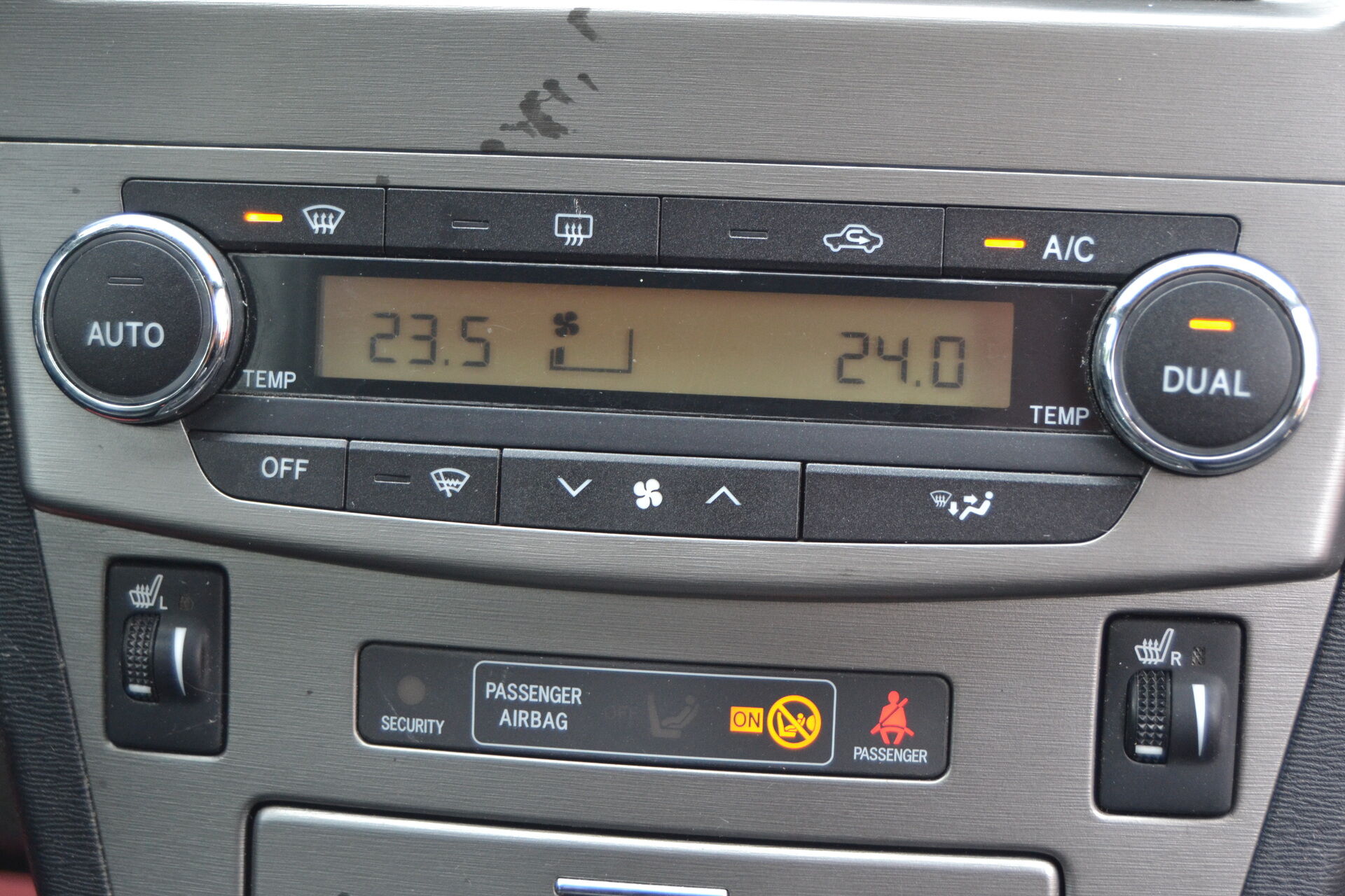 Billede af Toyota Avensis 1,8 VVT-I TX 147HK Stc 6g