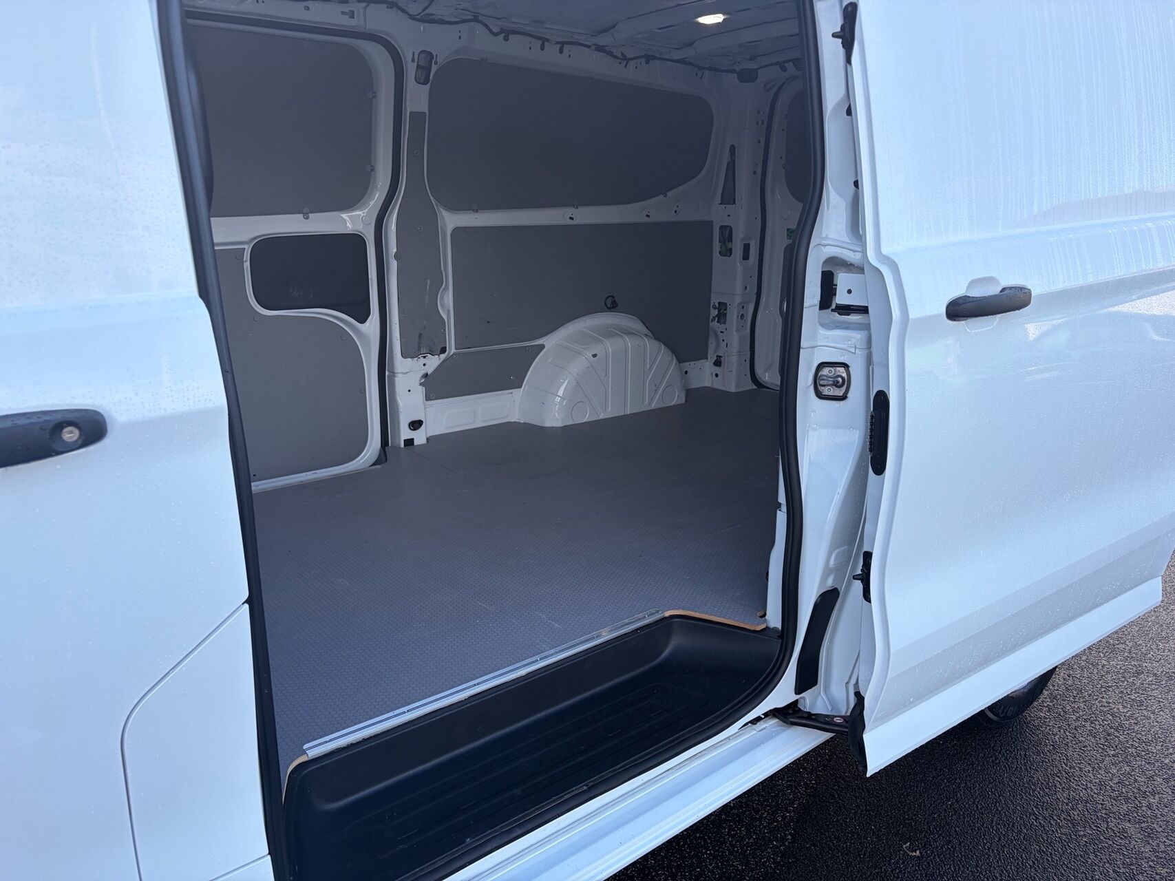 Billede af Ford Transit Custom 300 L2H1 2,0 EcoBlue Trend 136HK Van 8g Aut.