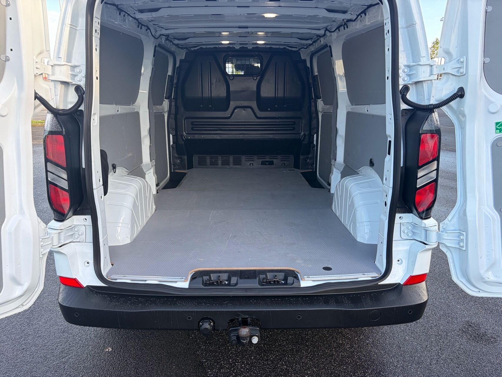 Billede af Ford Transit Custom 300 L2H1 2,0 EcoBlue Trend 136HK Van 8g Aut.