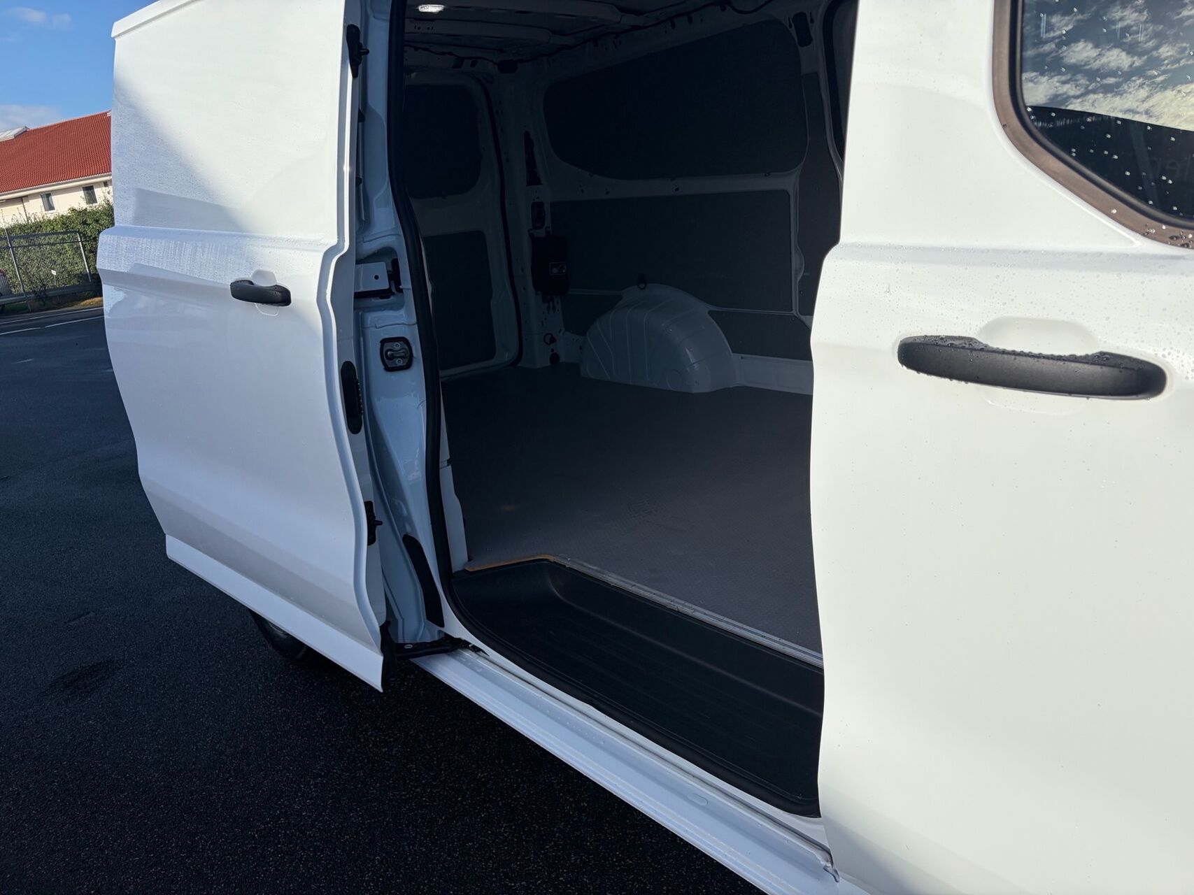 Billede af Ford Transit Custom 300 L2H1 2,0 EcoBlue Trend 136HK Van 8g Aut.