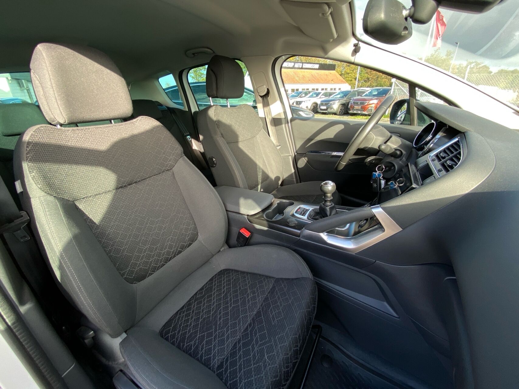 Billede af Peugeot 3008 1,2 e-THP Active 130HK 5d 6g