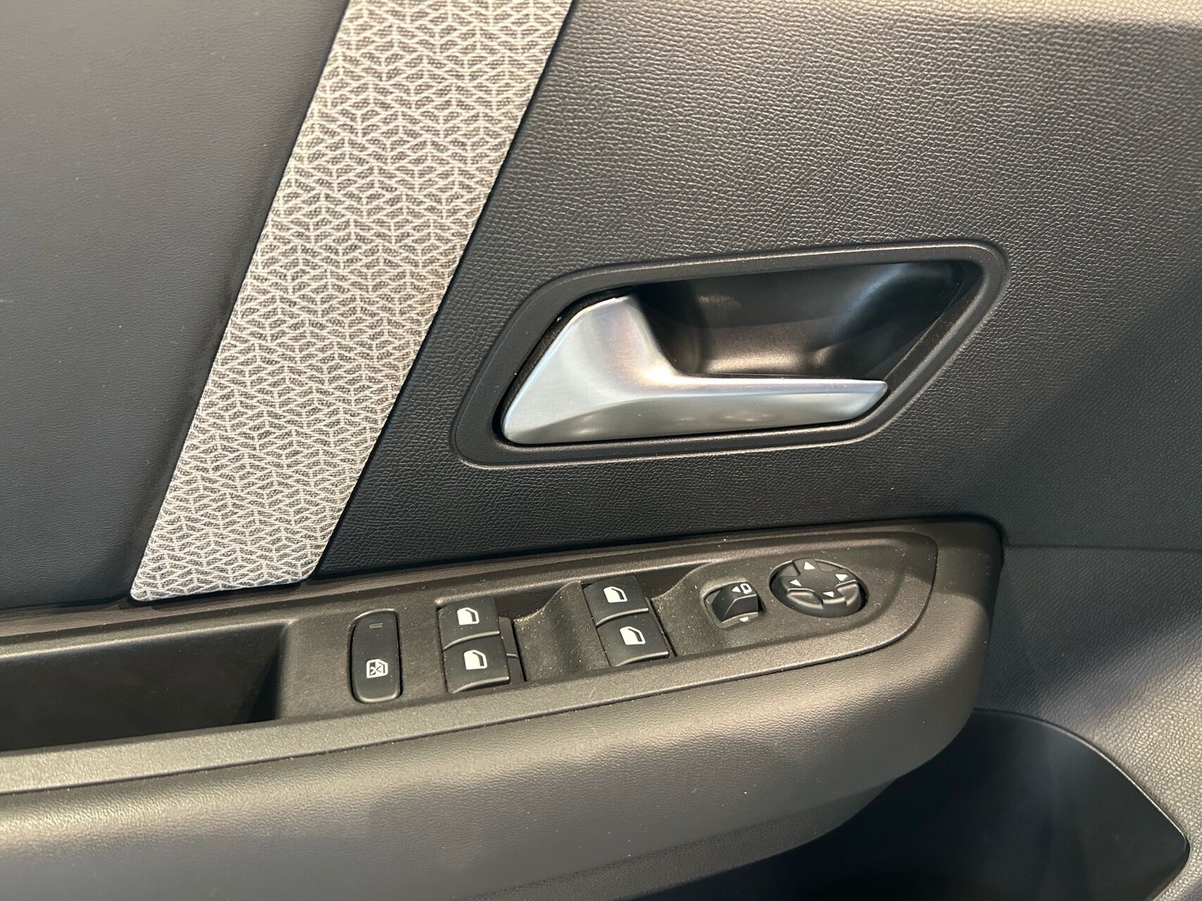 Billede af Citroën C4 1,2 PureTech Shine EAT8 130HK 5d 8g Aut.