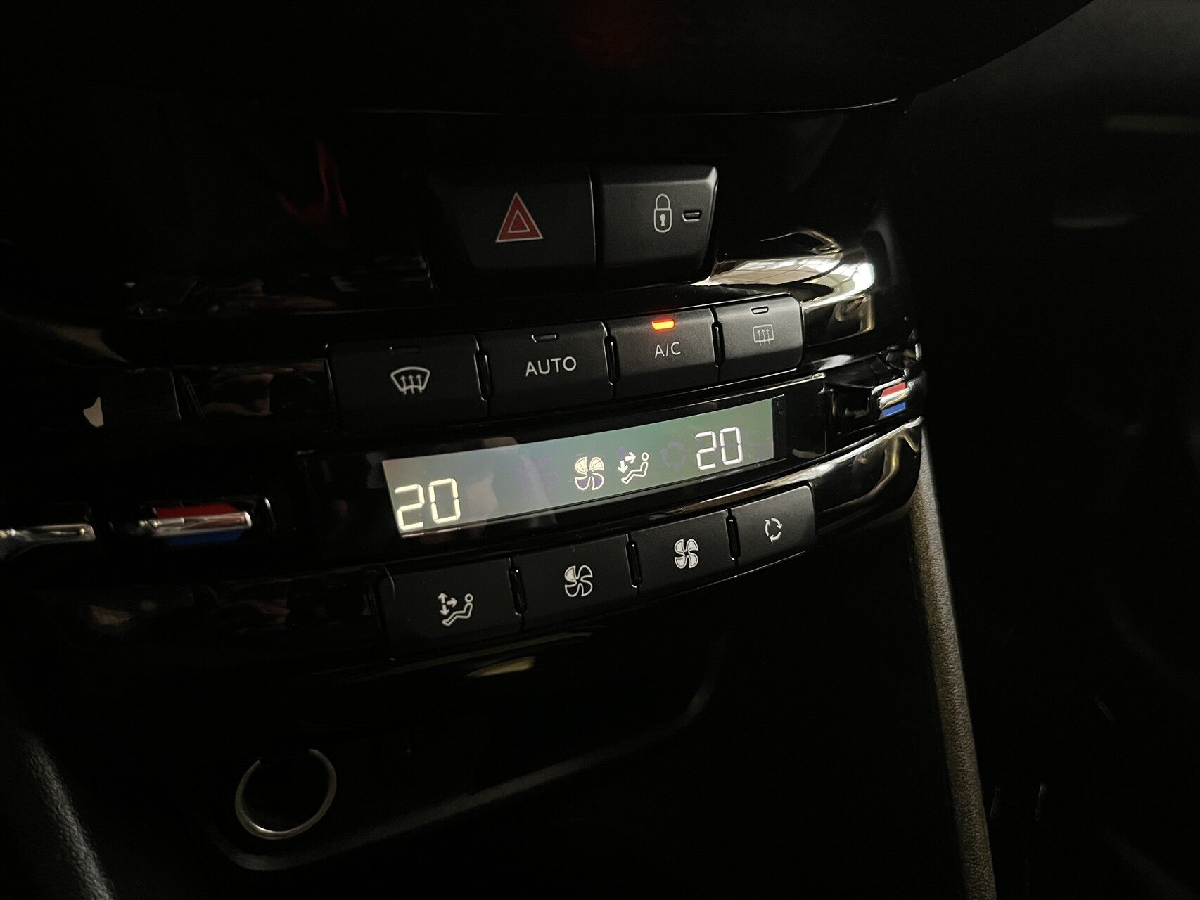 Billede af Peugeot 2008 1,5 BlueHDi Prestige 100HK 5d