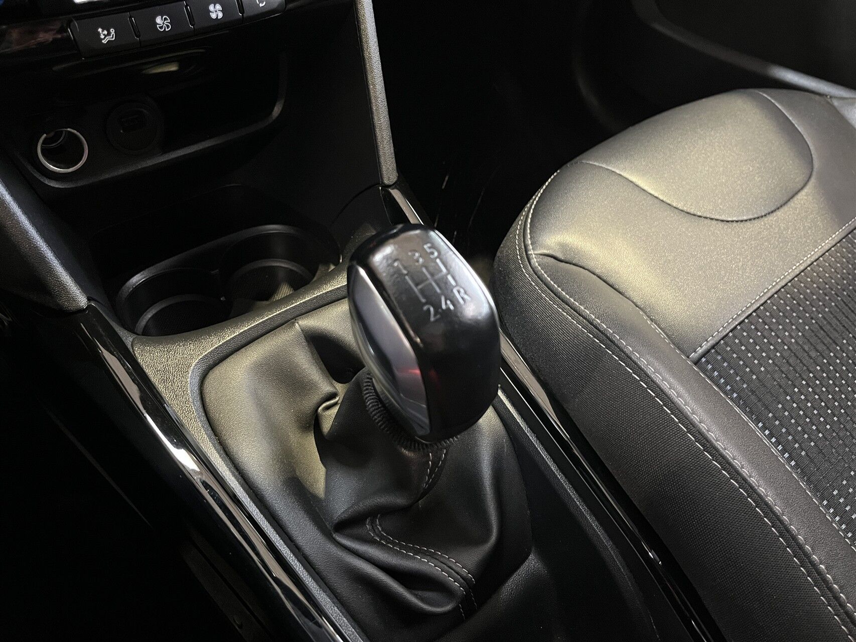 Billede af Peugeot 2008 1,5 BlueHDi Prestige 100HK 5d
