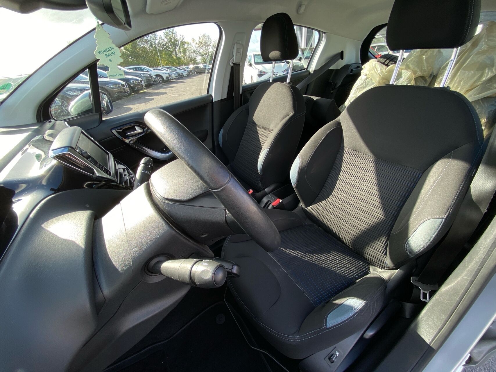 Billede af Peugeot 208 1,6 e-HDi Allure 92HK 5d