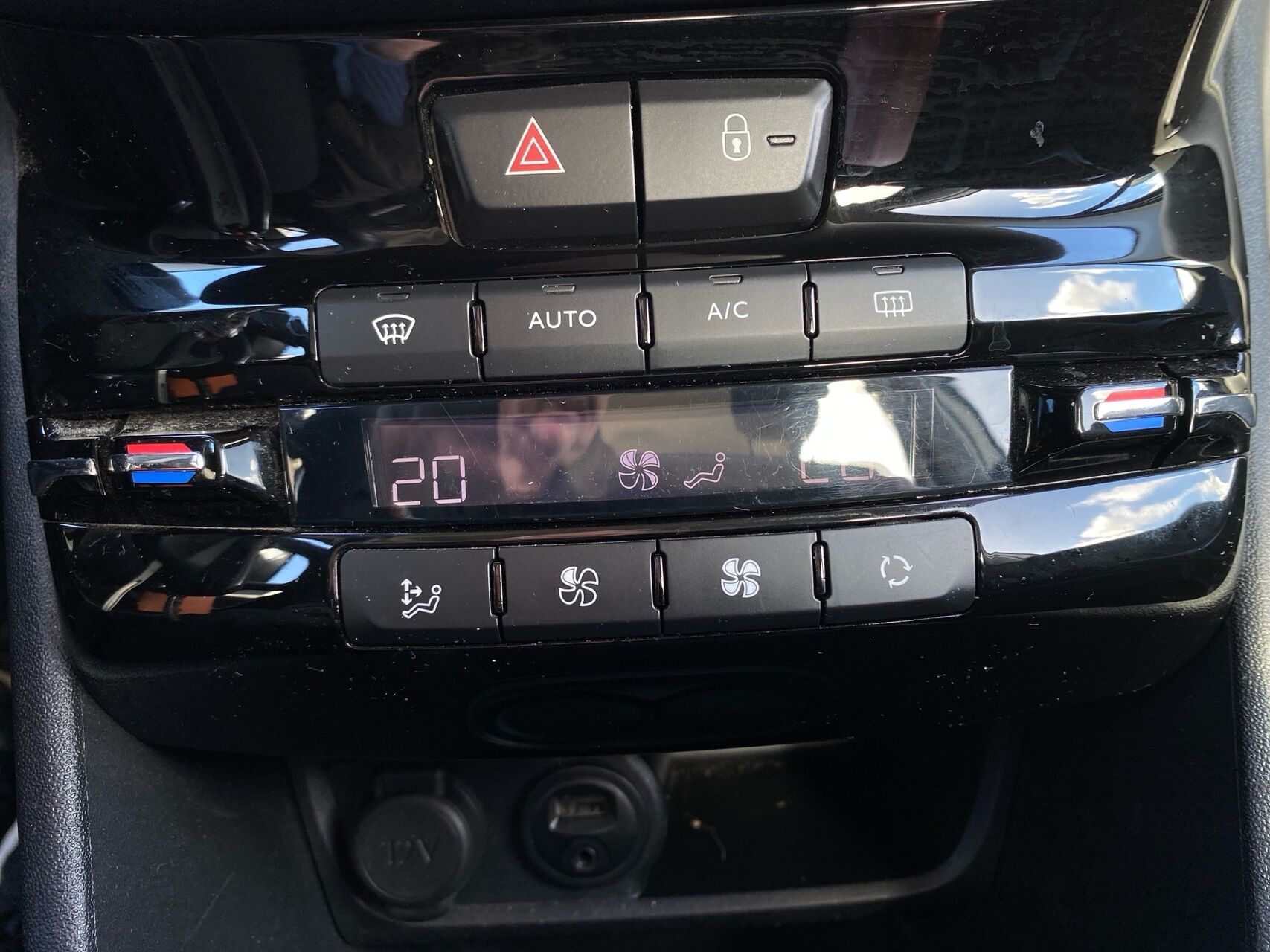 Billede af Peugeot 208 1,6 e-HDi Allure 92HK 5d