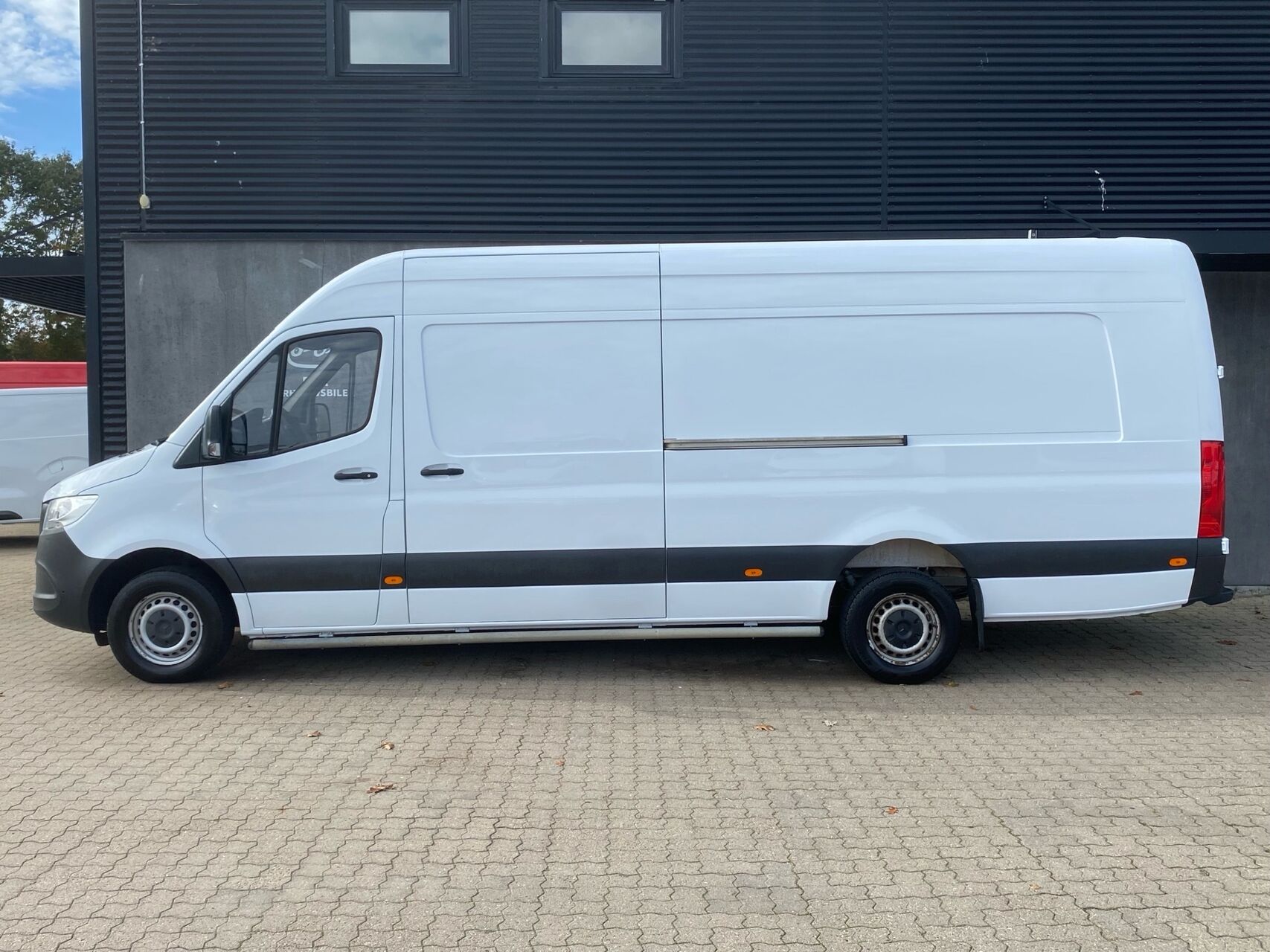 Billede af Mercedes-Benz Sprinter 317 2,0 CDI A4 H2 RWD 9G-Tronic 170HK Van Aut.