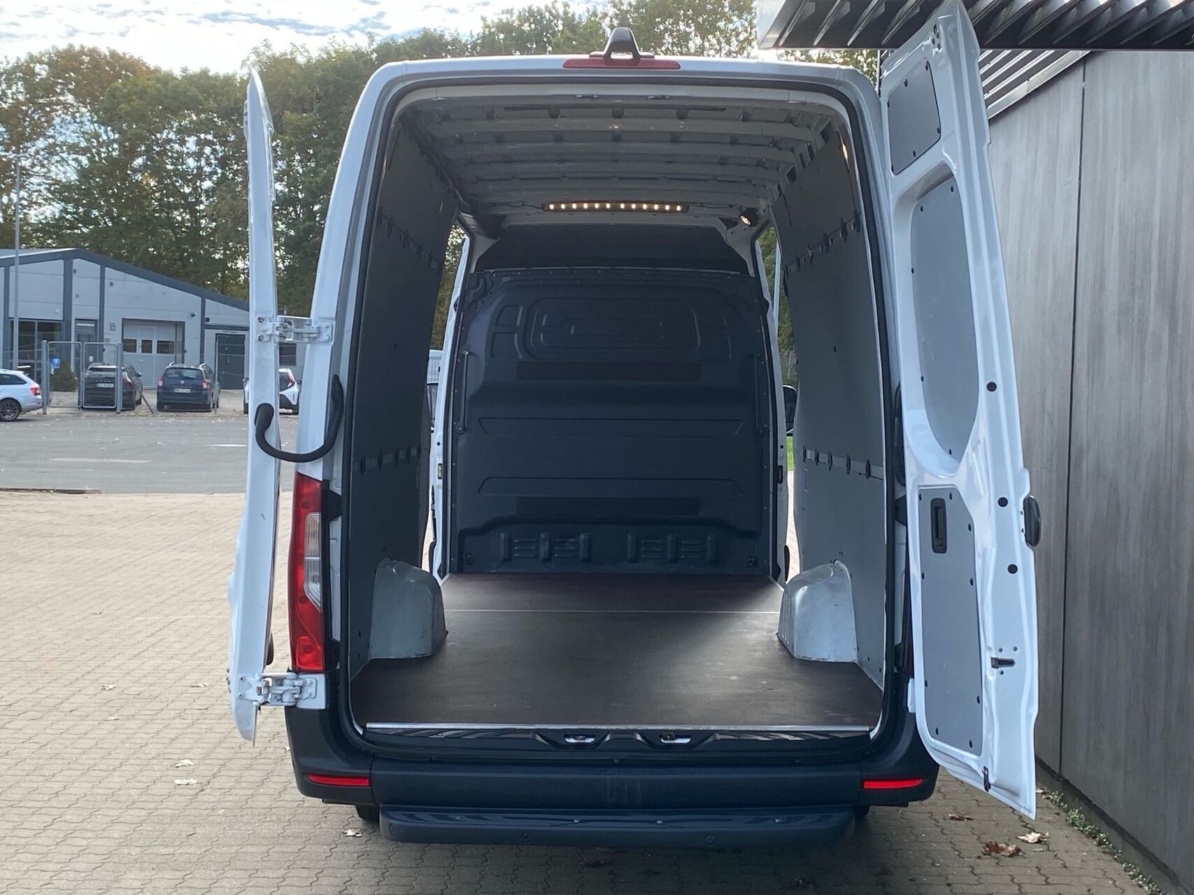 Billede af Mercedes-Benz Sprinter 317 2,0 CDI A4 H2 RWD 9G-Tronic 170HK Van Aut.