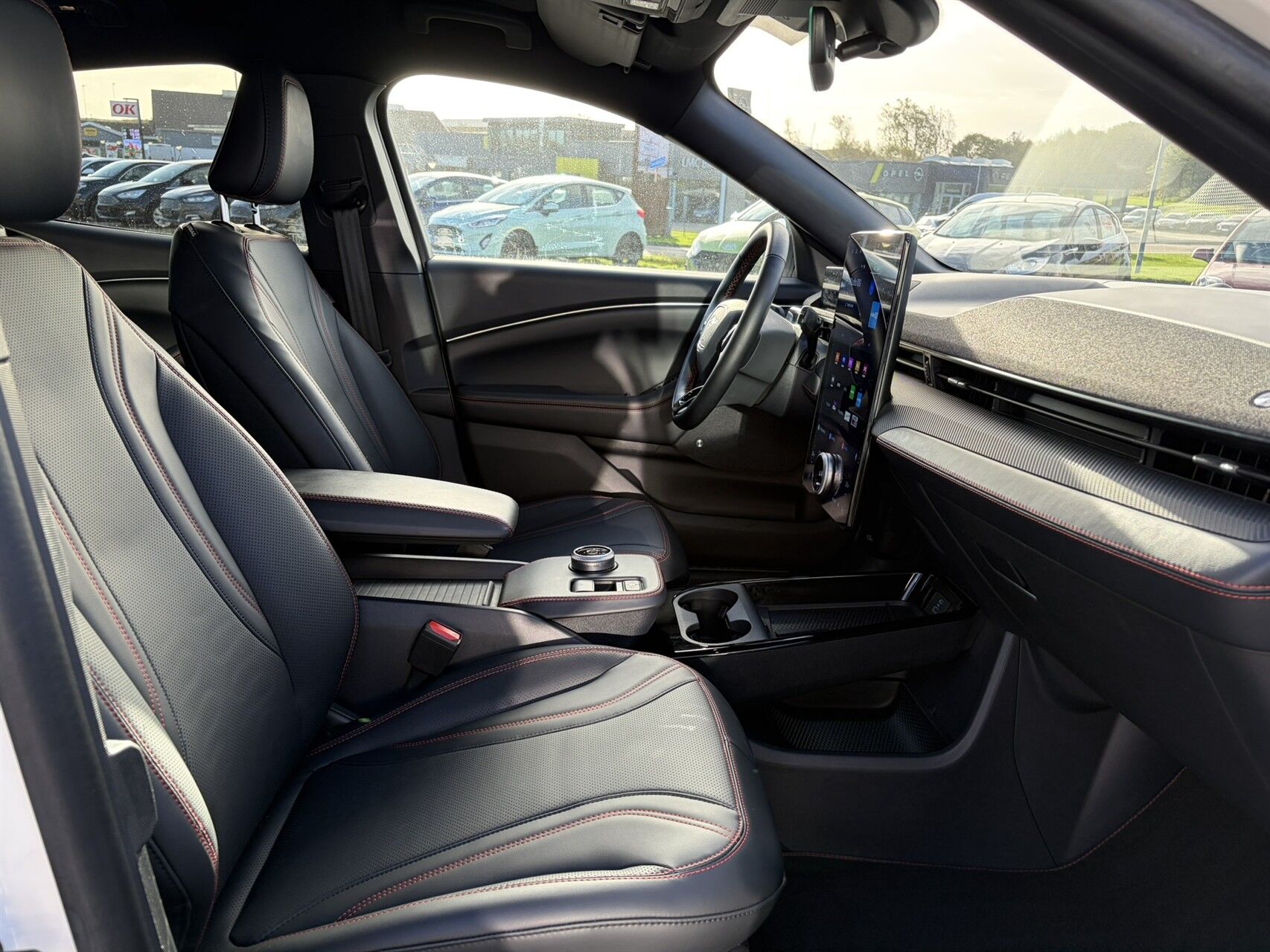 Billede af Ford Mustang Mach-E EL SR Premium AWD 269HK 5d Aut.