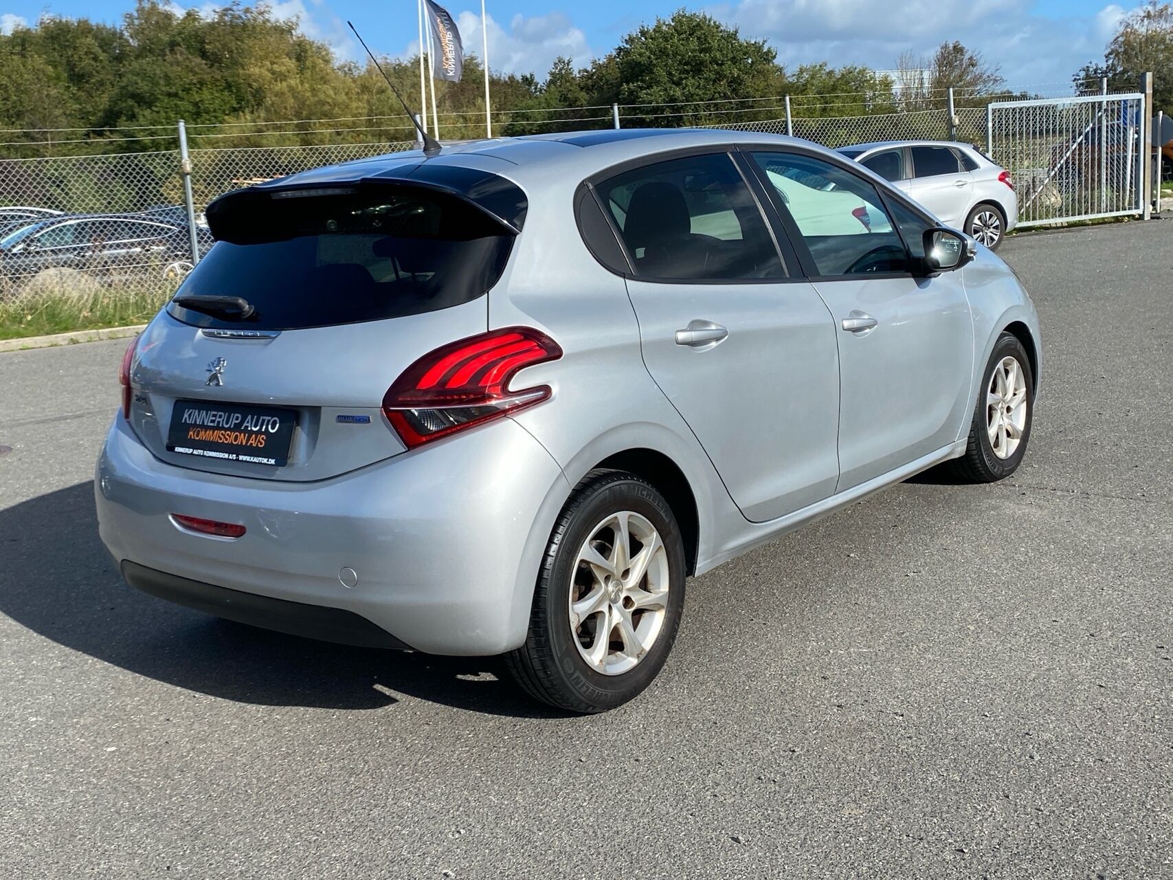 Billede af Peugeot 208 1,6 BlueHDi Desire Sky 100HK 5d