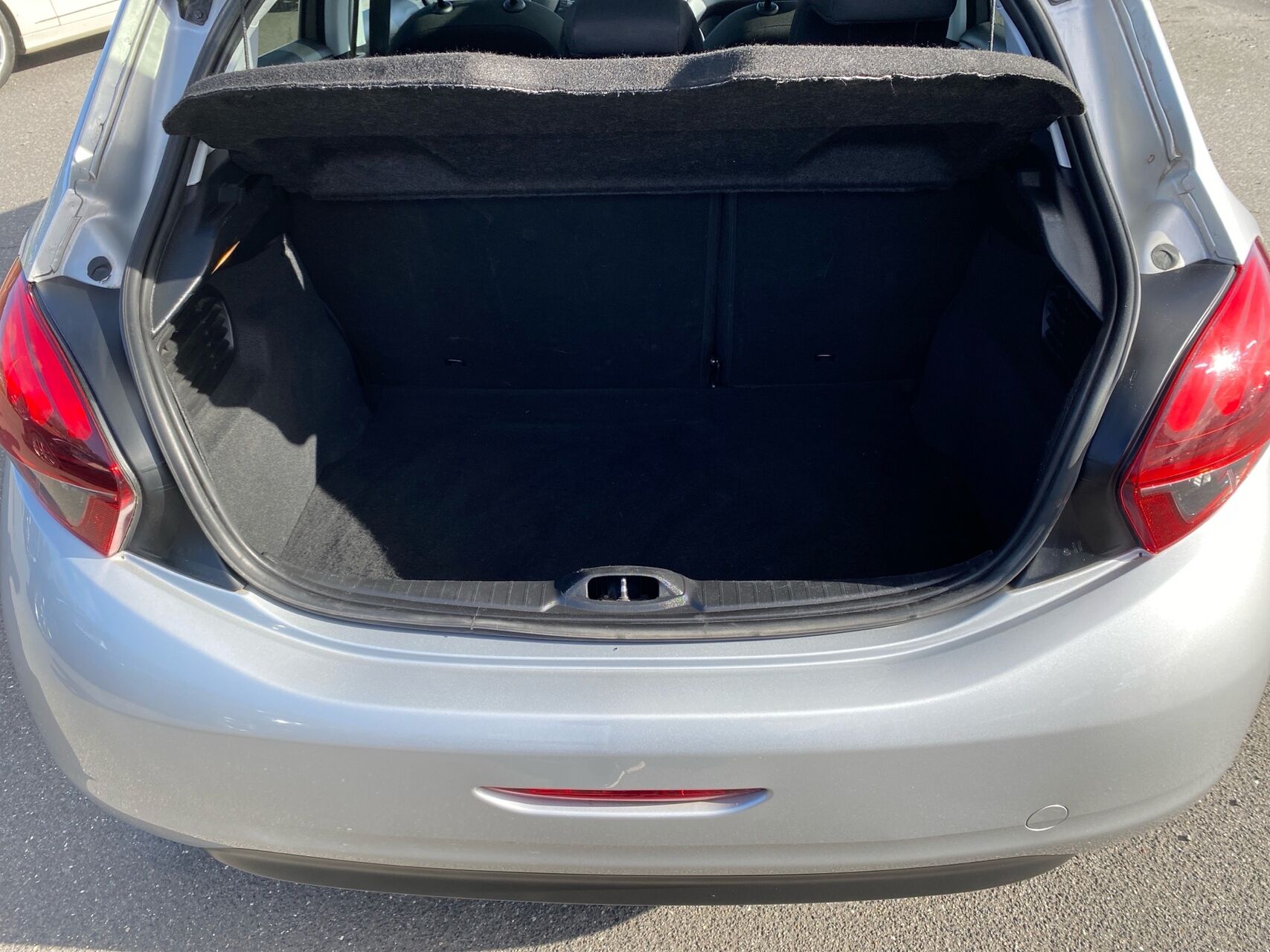 Billede af Peugeot 208 1,6 BlueHDi Desire Sky 100HK 5d