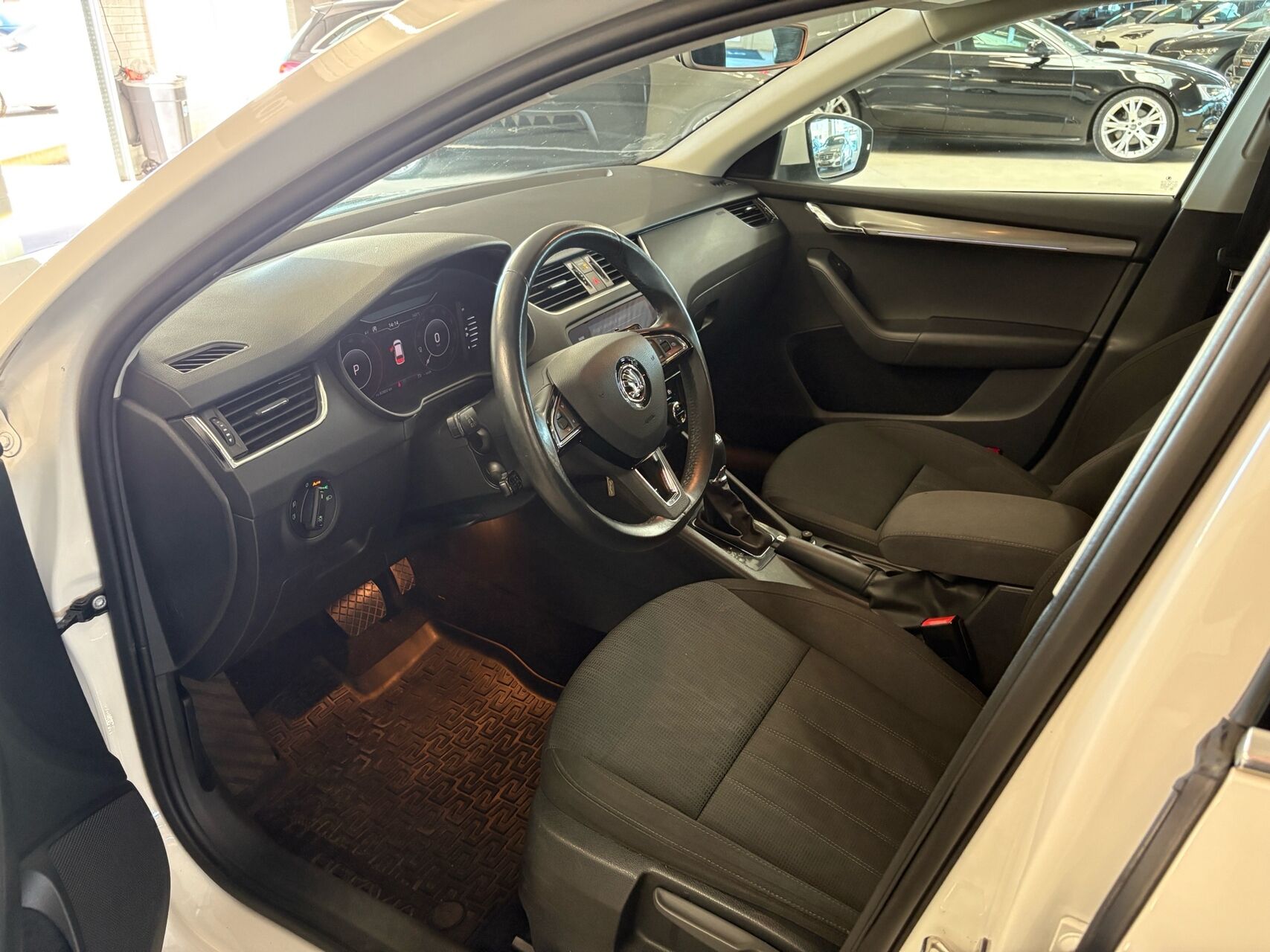 Billede af Skoda Octavia Combi 2,0 TDI Business Line + Dynamic DSG 150HK Stc 7g Aut.