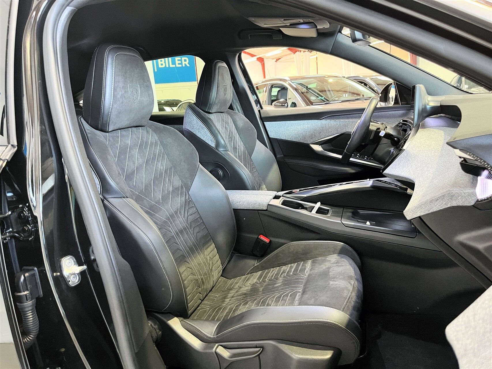 Billede af Peugeot e-3008 EL GT 210HK 5d Aut.