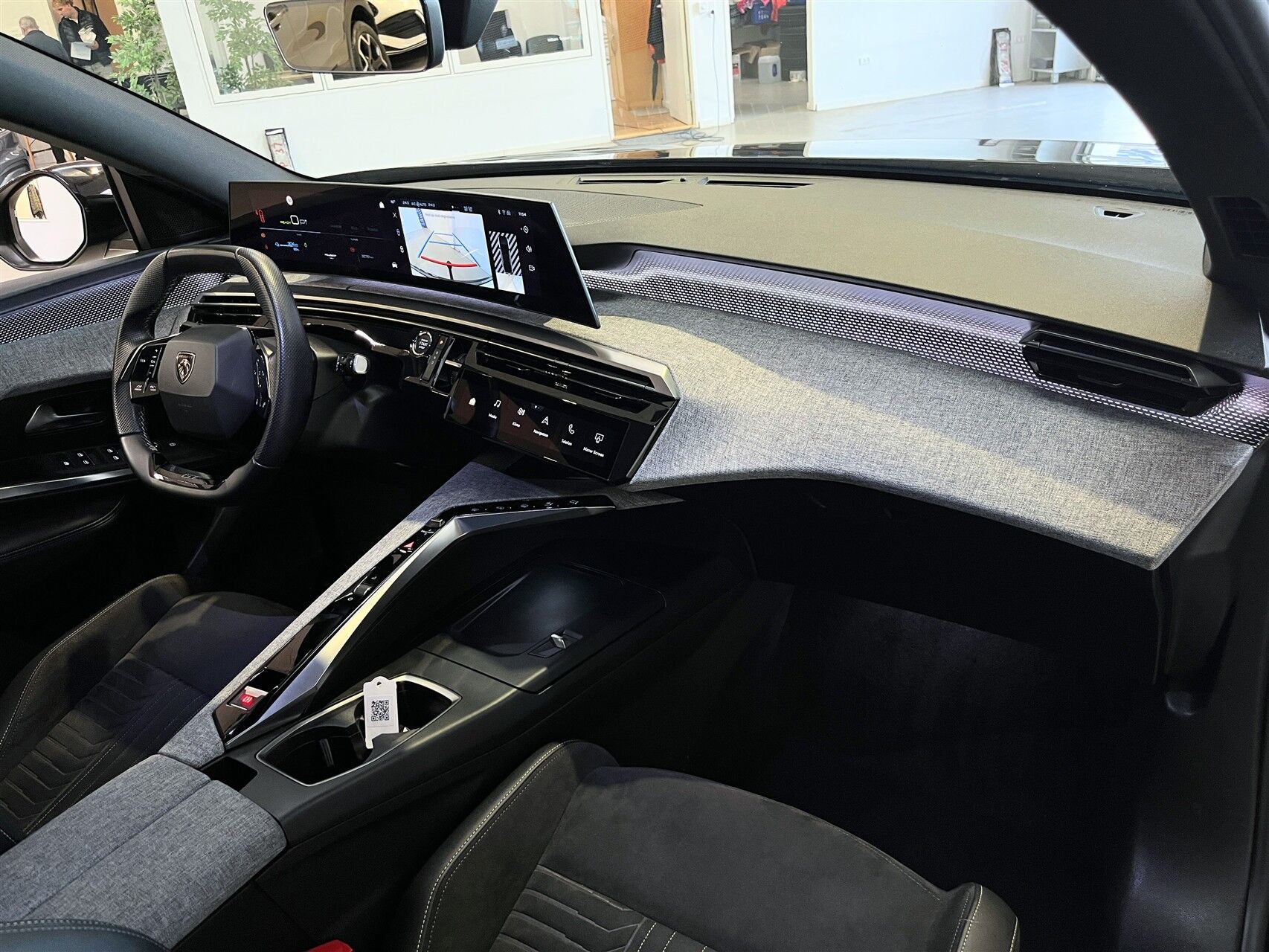 Billede af Peugeot e-3008 EL GT 210HK 5d Aut.