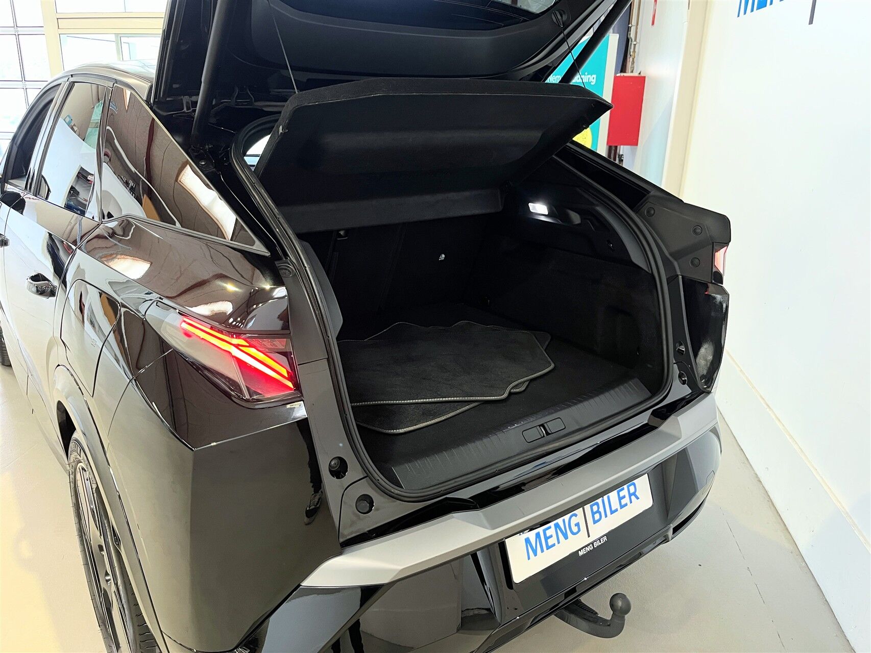 Billede af Peugeot e-3008 EL GT 210HK 5d Aut.