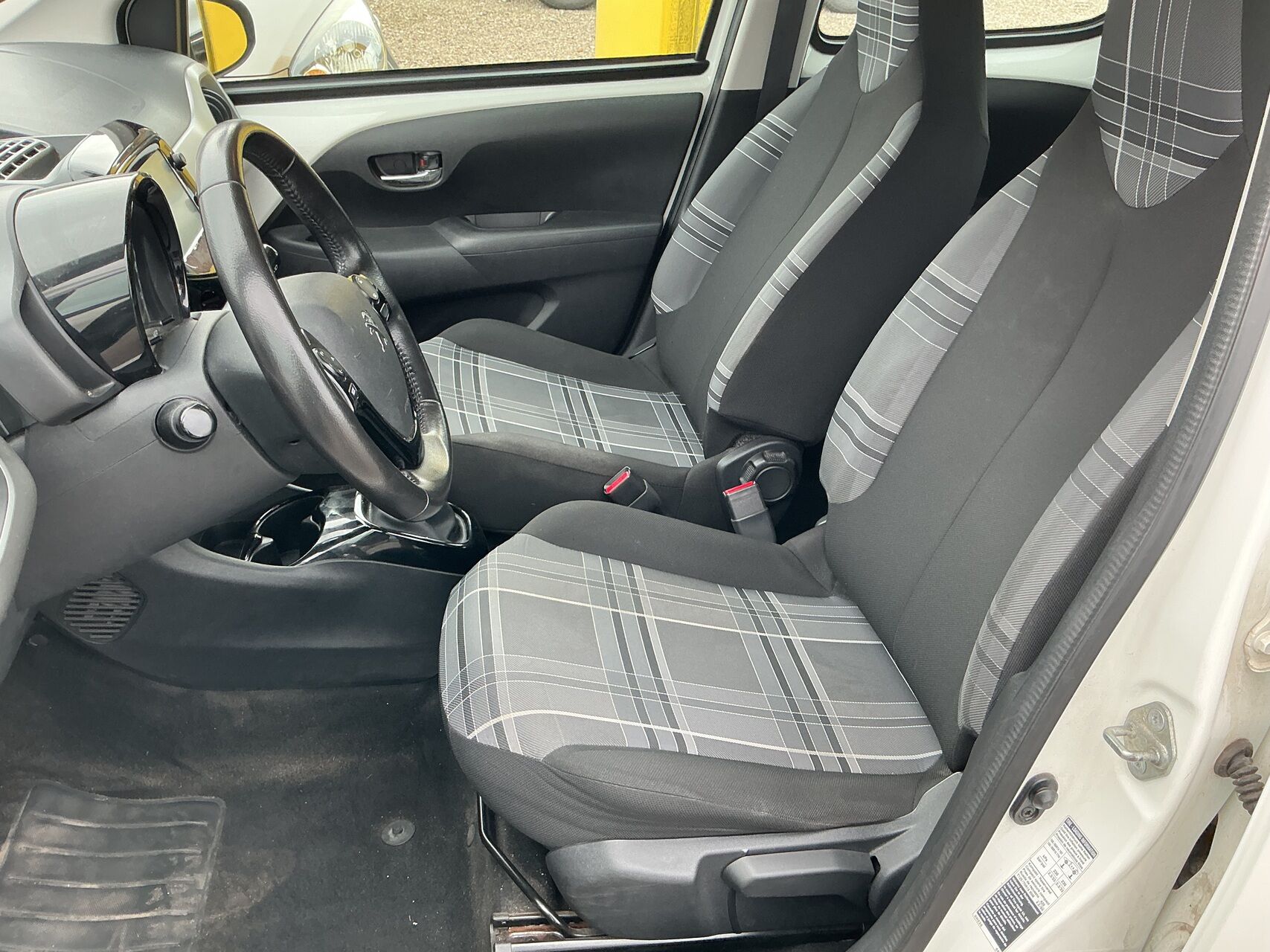 Billede af Peugeot 108 1,0 e-Vti More+ 69HK 5d