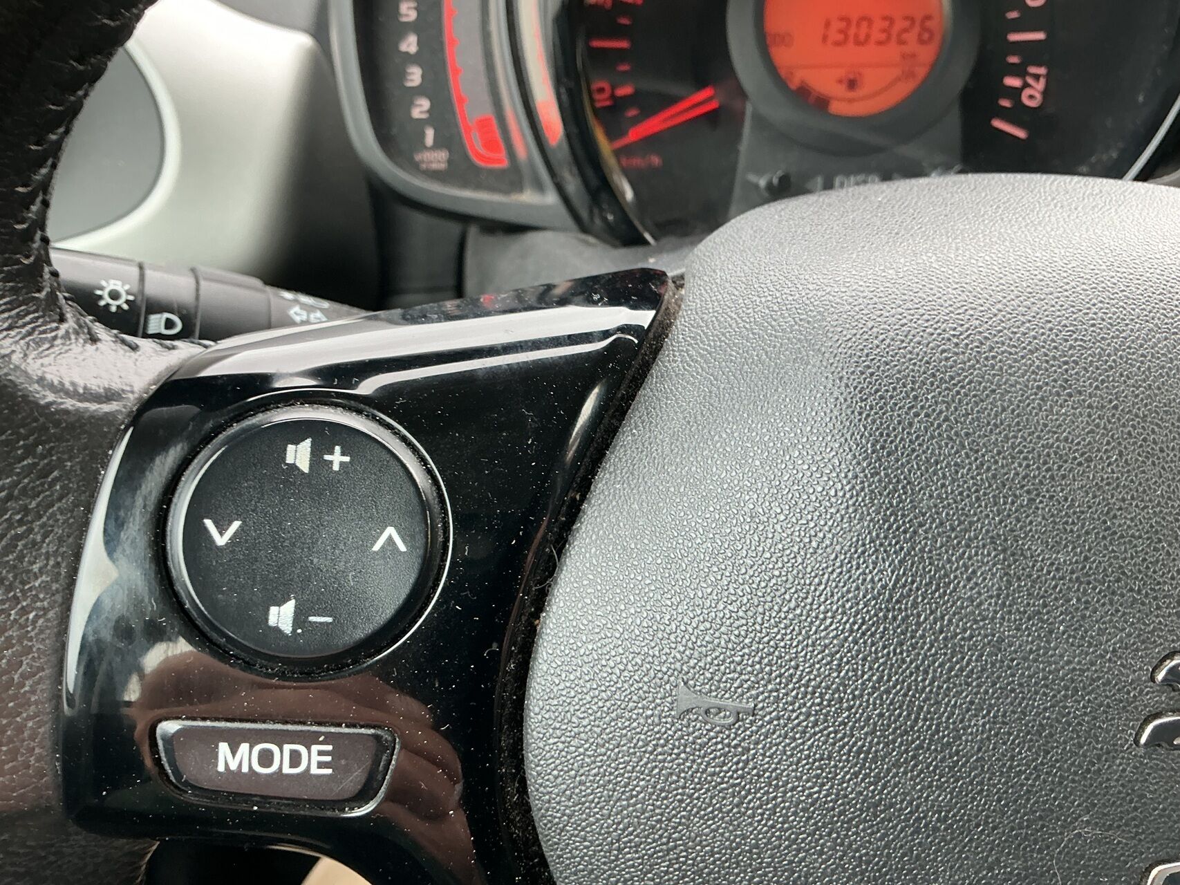 Billede af Peugeot 108 1,0 e-Vti More+ 69HK 5d