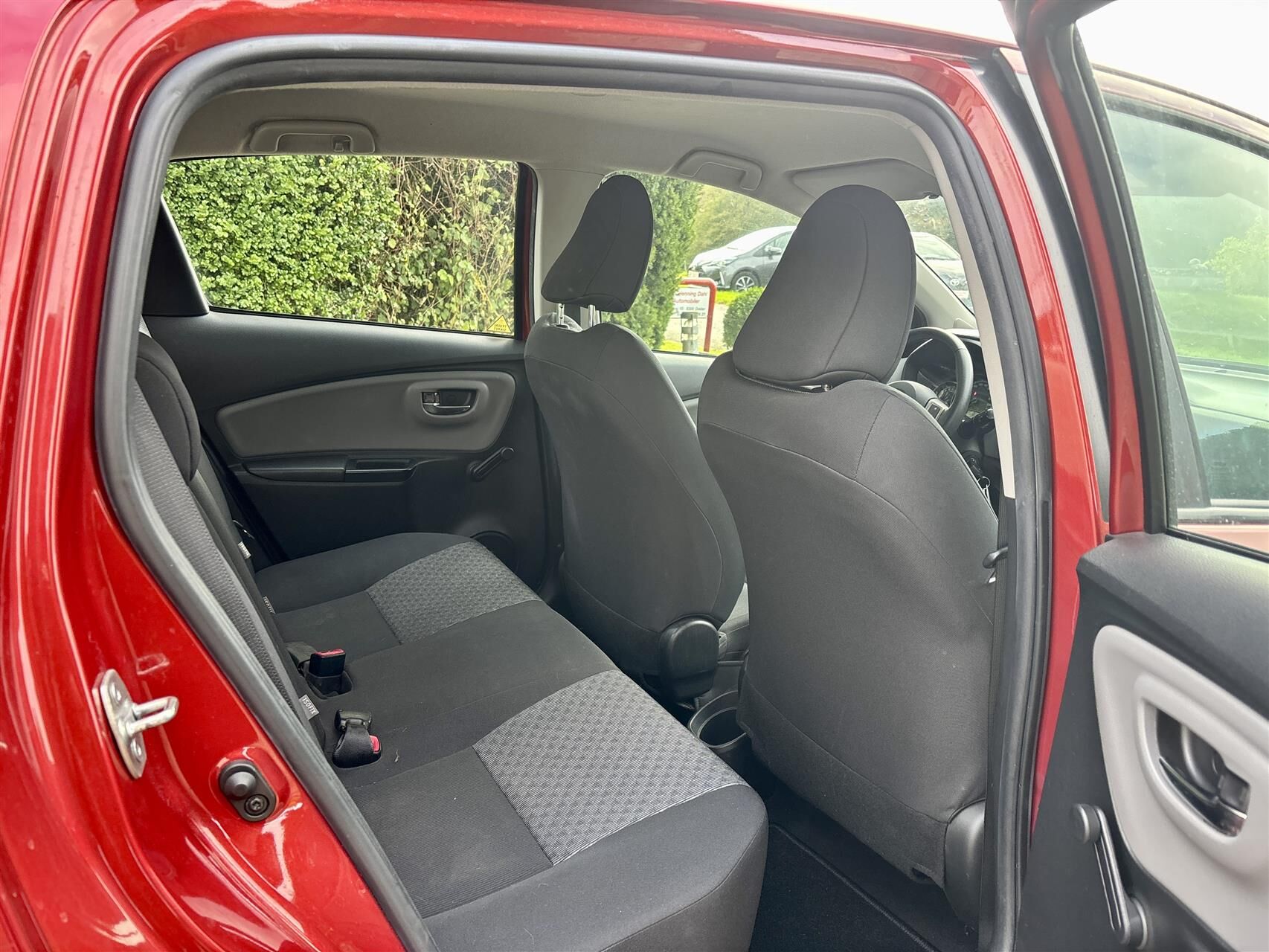 Billede af Toyota Yaris 1,3 VVT-I T2 Comfort 100HK 5d 6g