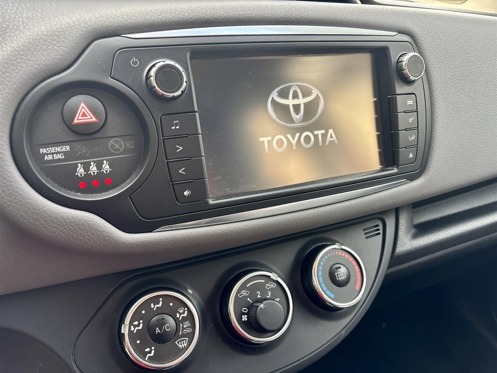 Billede af Toyota Yaris 1,3 VVT-I T2 Comfort 100HK 5d 6g