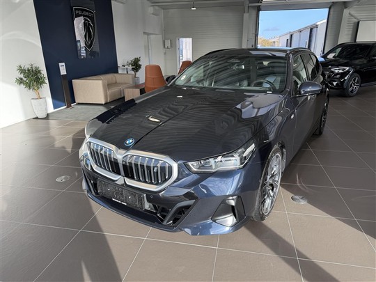 BMW i5 eDrive40 Touring EL Fully Charged 340HK Stc Aut.