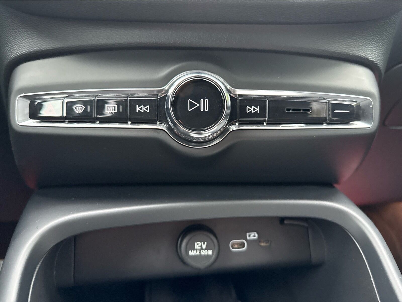 Billede af Volvo XC40 P6 Recharge Plus 231HK 5d Aut.
