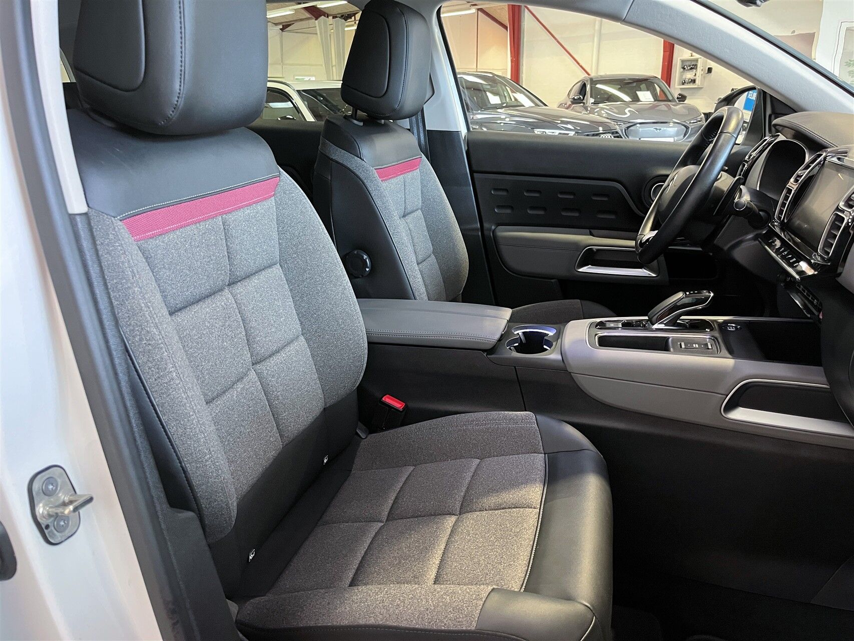 Billede af Citroën C5 Aircross 1,6 Plugin-hybrid Iconic EAT8 225HK 5d 8g Aut.
