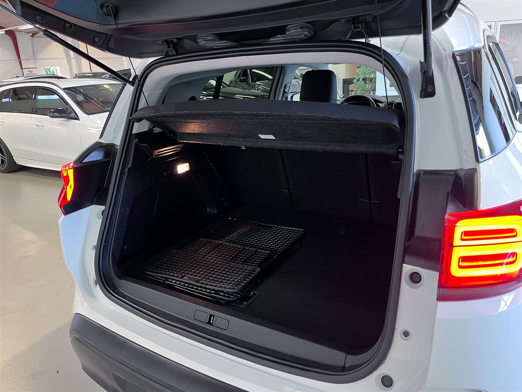 Billede af Citroën C5 Aircross 1,6 Plugin-hybrid Iconic EAT8 225HK 5d 8g Aut.