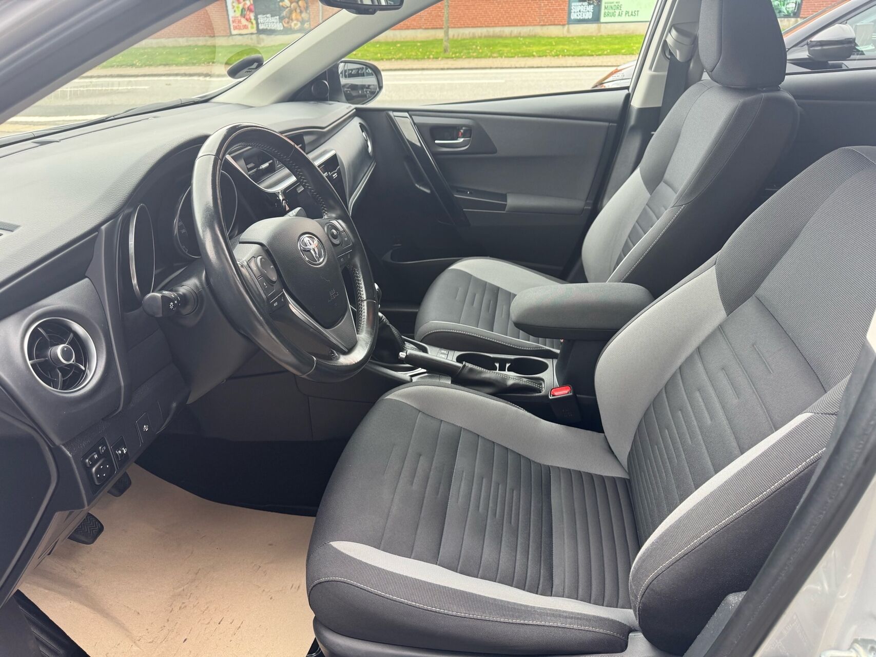 Billede af Toyota Auris 1,2 T T2 Comfort Safety Sense 116HK 5d 6g