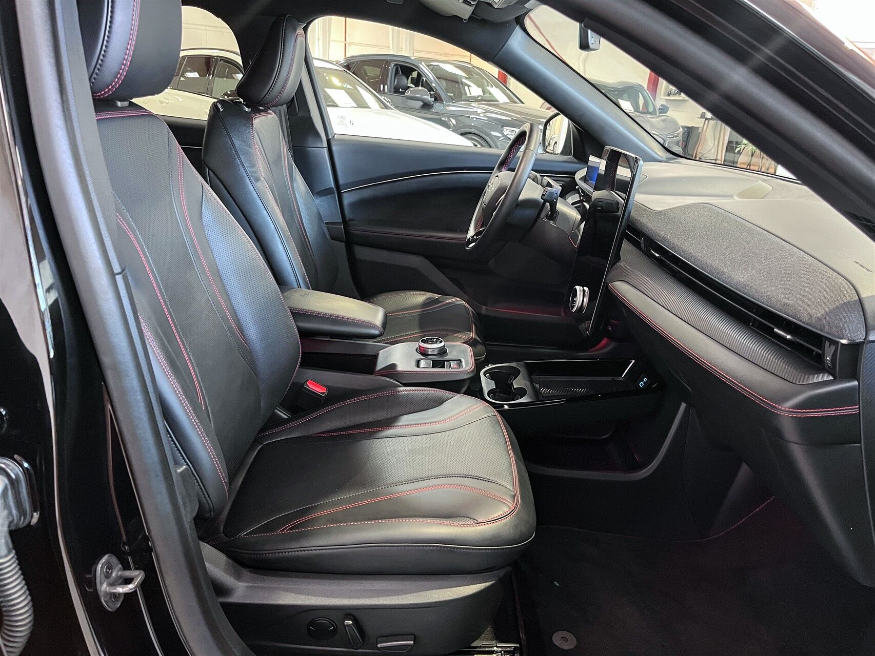 Billede af Ford Mustang Mach-E EL UR Premium 294HK 5d Aut.