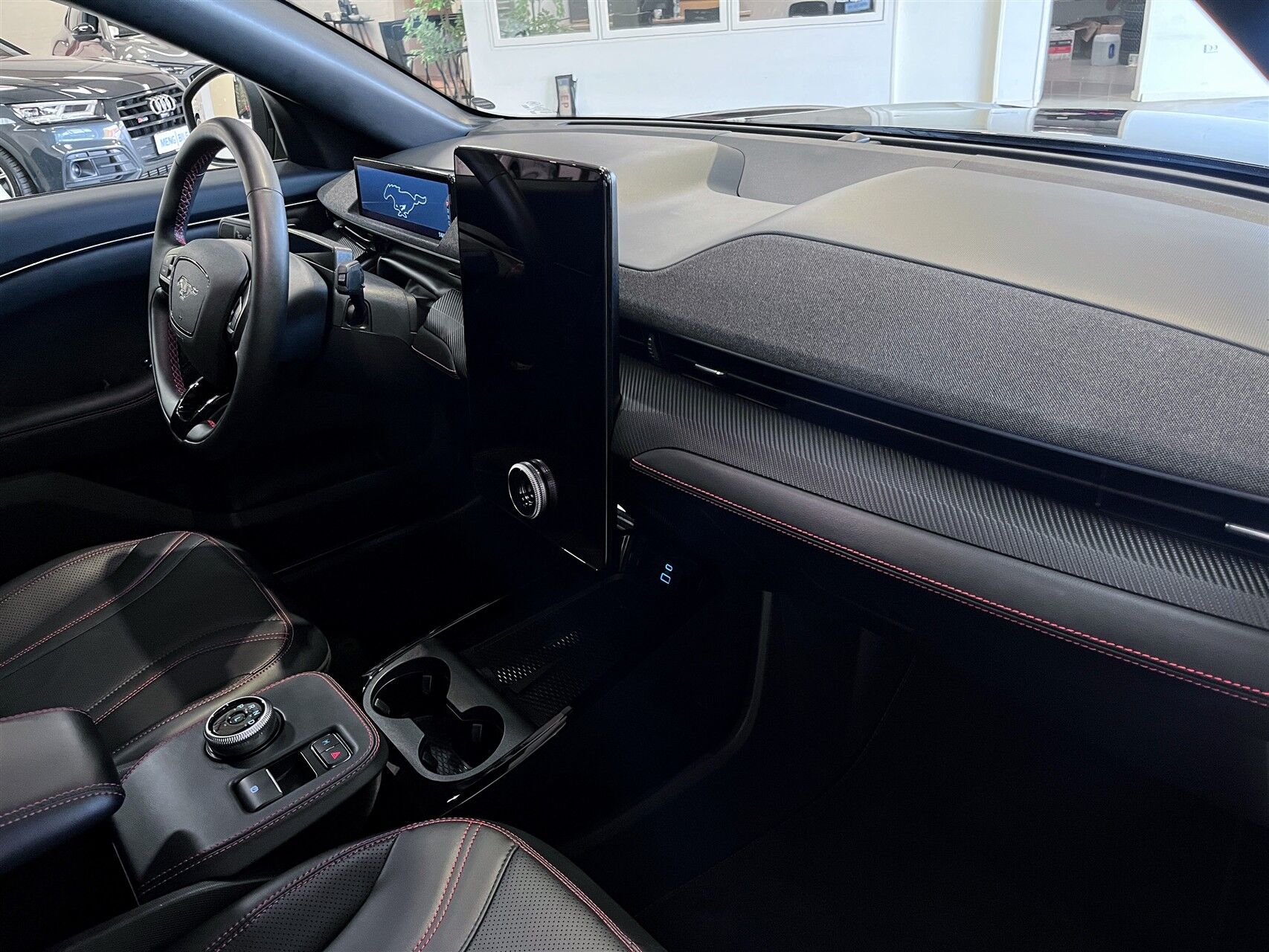 Billede af Ford Mustang Mach-E EL UR Premium 294HK 5d Aut.