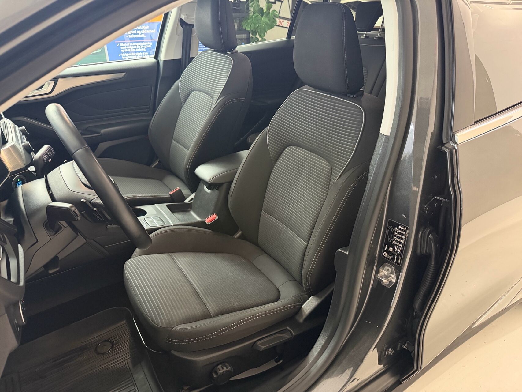 Billede af Ford Focus 1,5 EcoBlue Titanium Business 120HK Stc 8g Aut.
