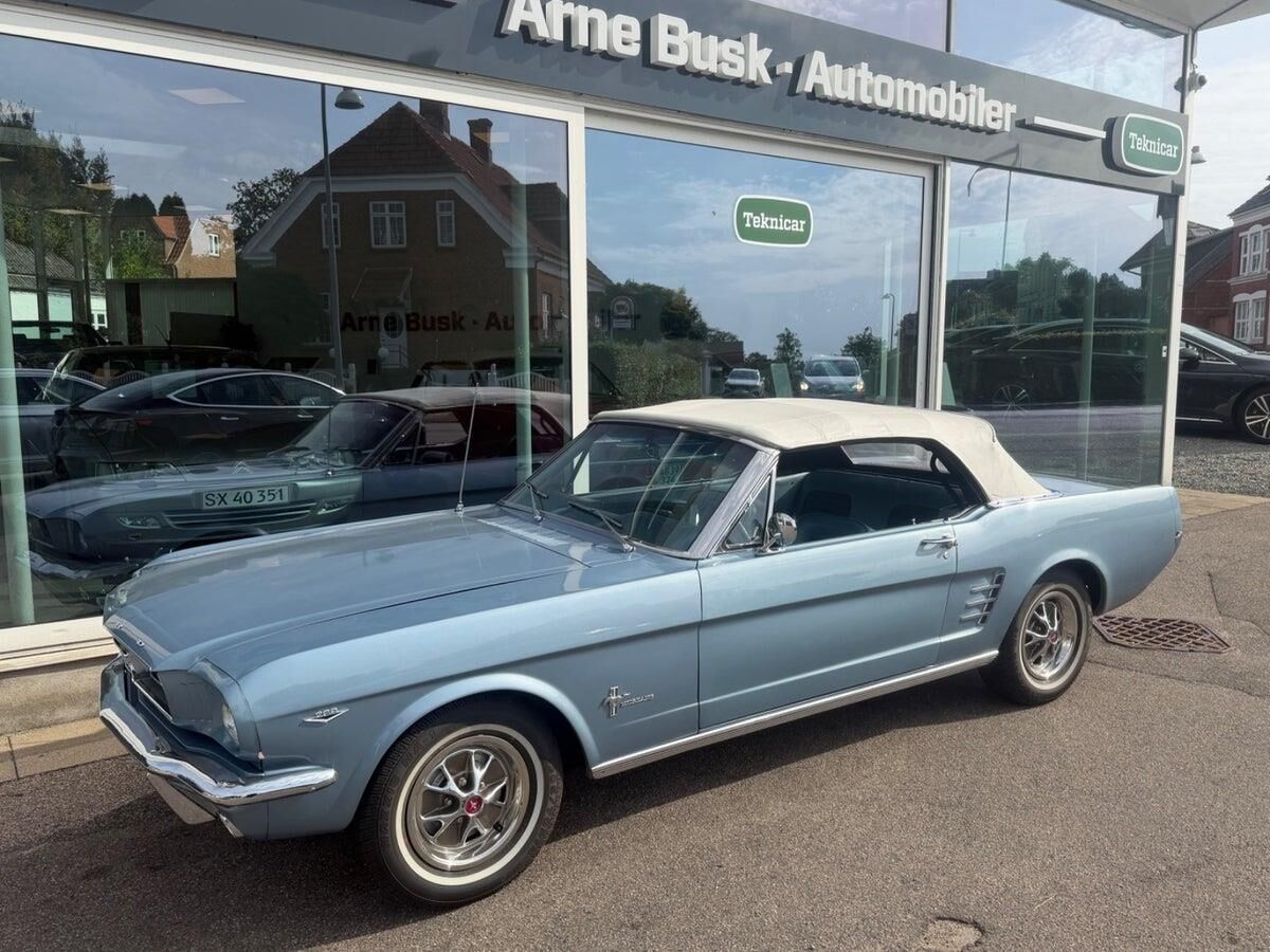 Billede af Ford Mustang 4,7 V8 210HK Cabr. Aut.