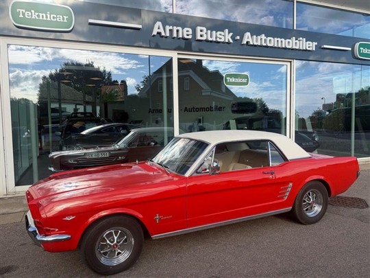 Ford Mustang 4,7 V8 225HK 2d