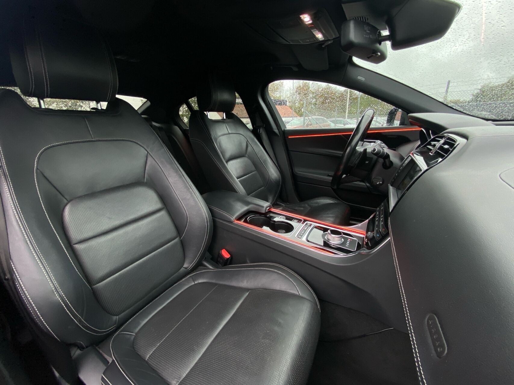 Billede af Jaguar XE 2,0 D R-Sport 180HK 8g Aut.