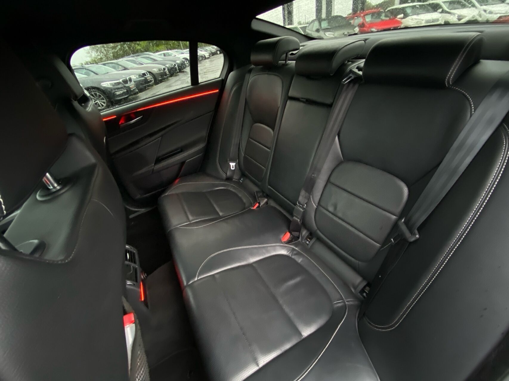 Billede af Jaguar XE 2,0 D R-Sport 180HK 8g Aut.