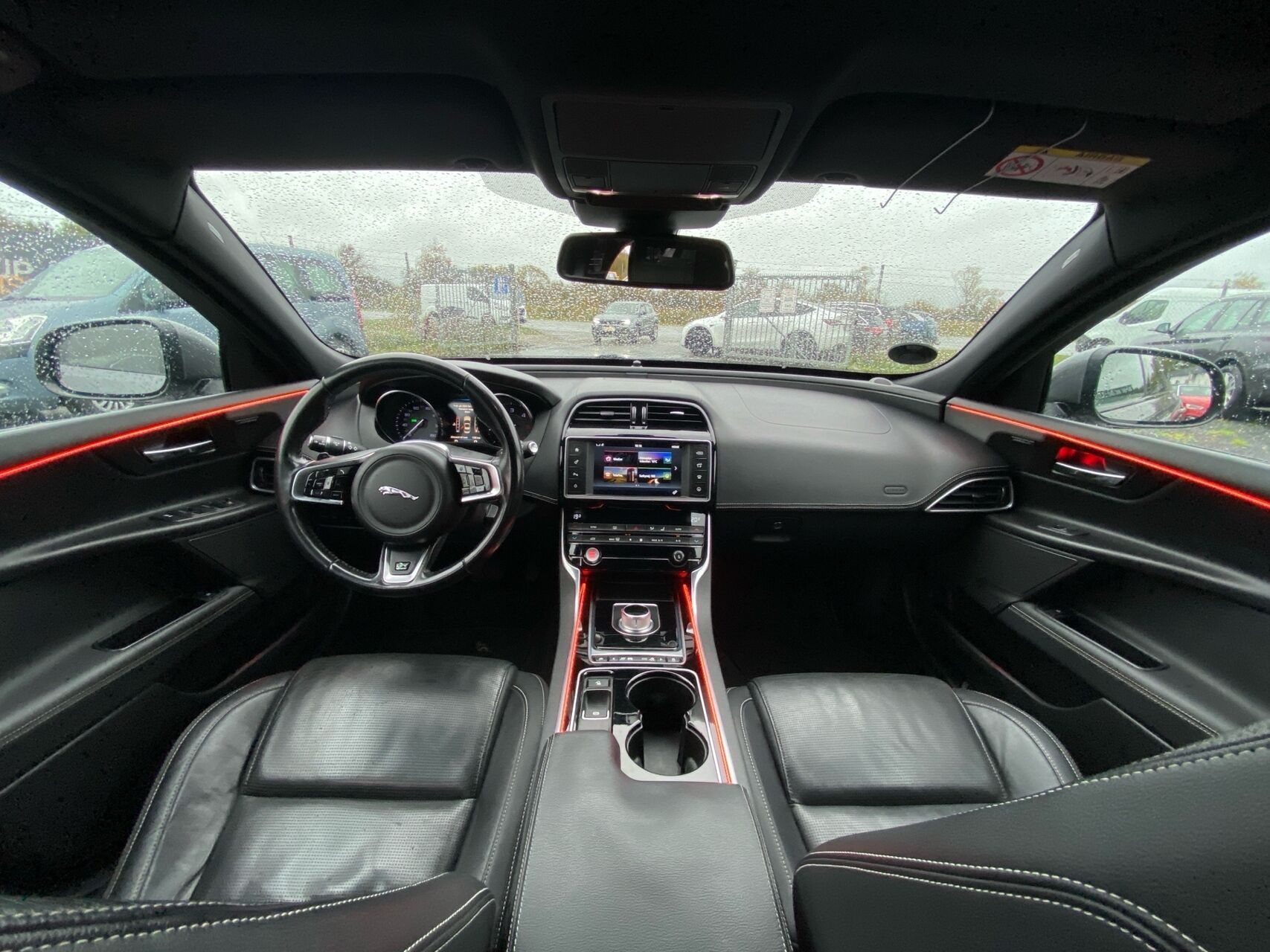 Billede af Jaguar XE 2,0 D R-Sport 180HK 8g Aut.