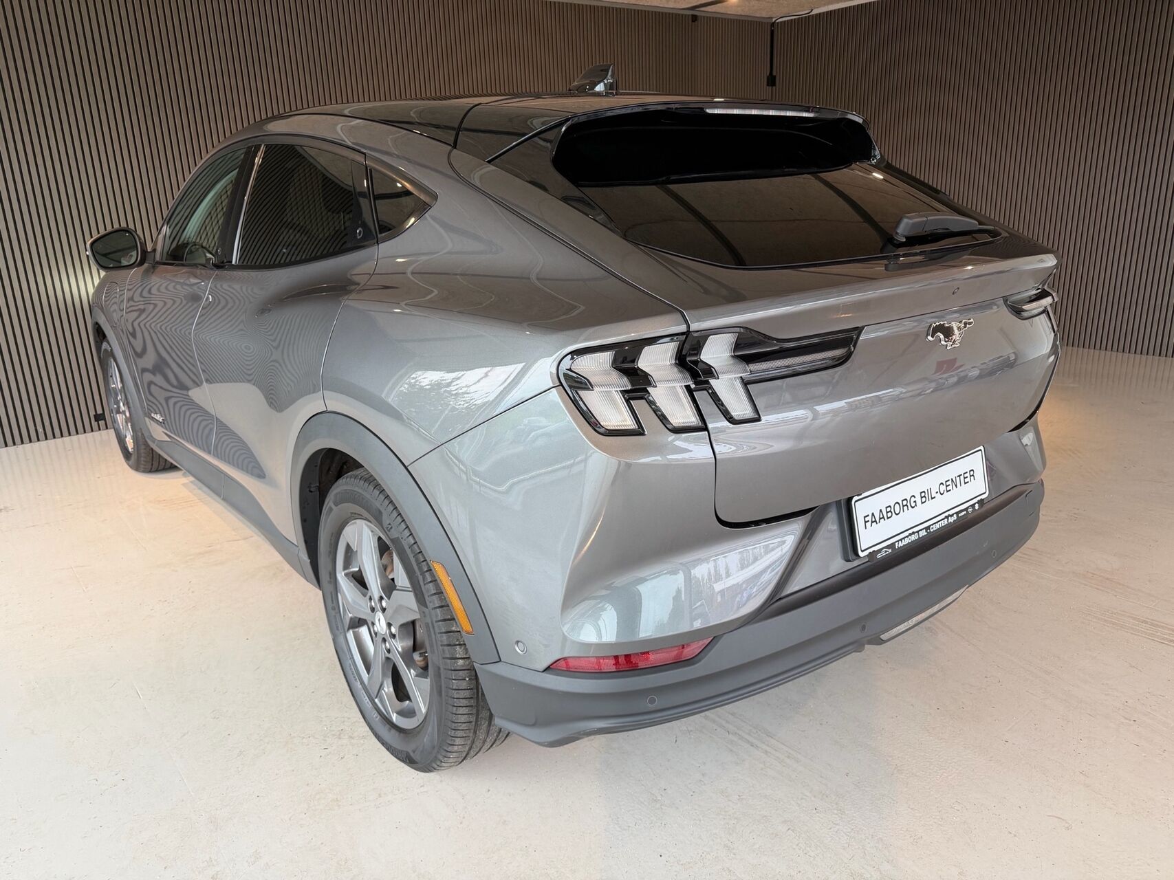 Billede af Ford Mustang Mach-E EL UR Premium 294HK 5d Aut.