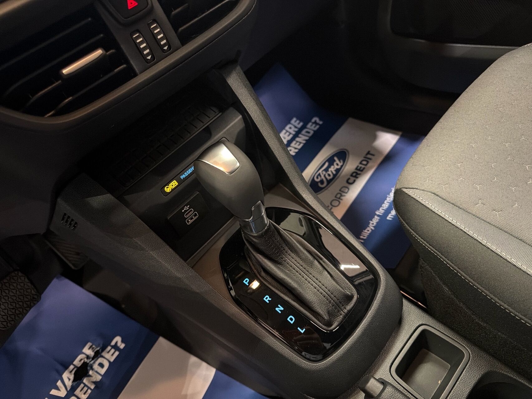 Billede af Ford Transit Courier 1,0 EcoBoost Limited DCT 125HK Van 7g Aut.