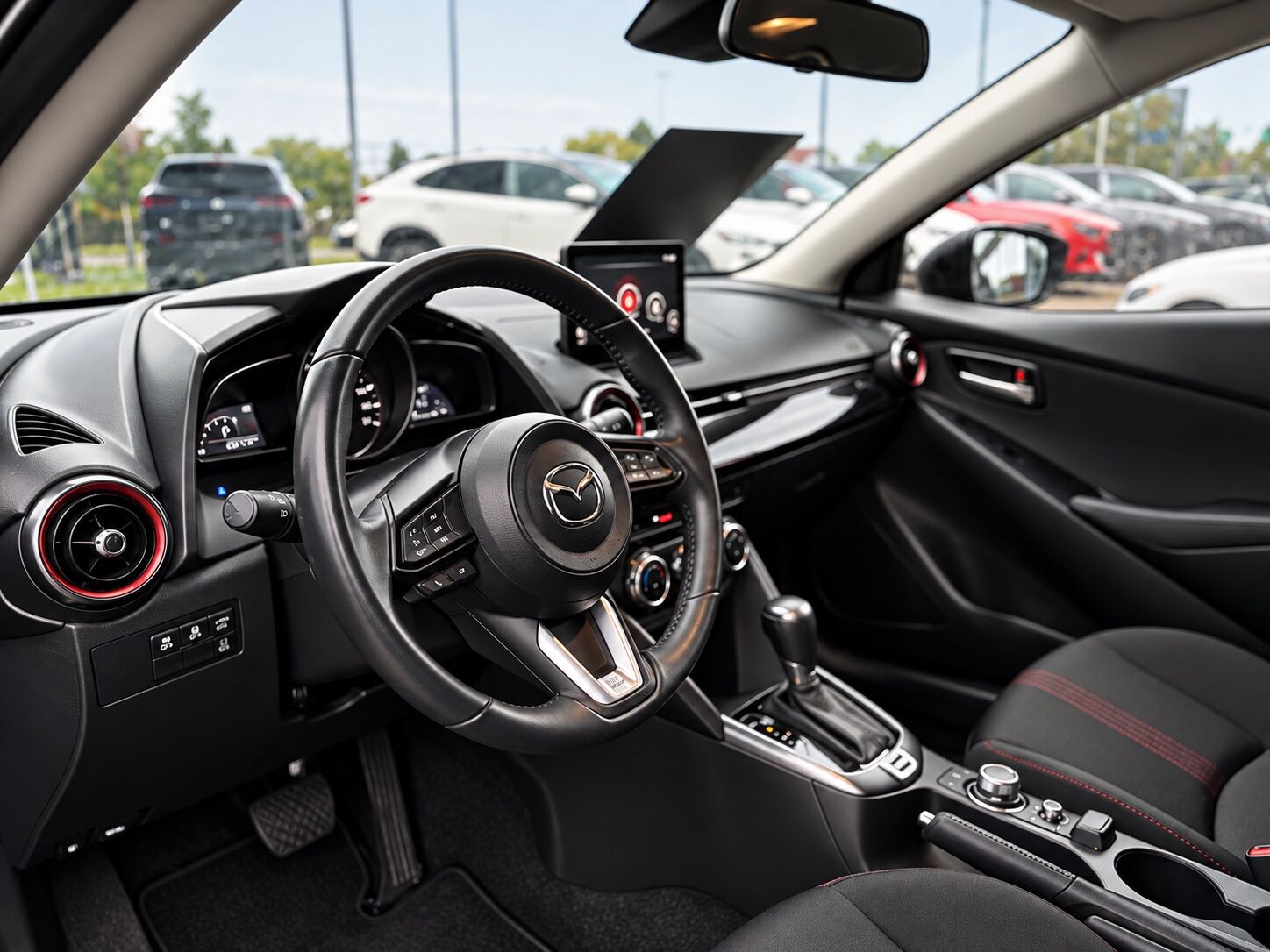 Billede af Mazda 2 1,5 Skyactiv-G Homura 90HK 5d 6g Aut.