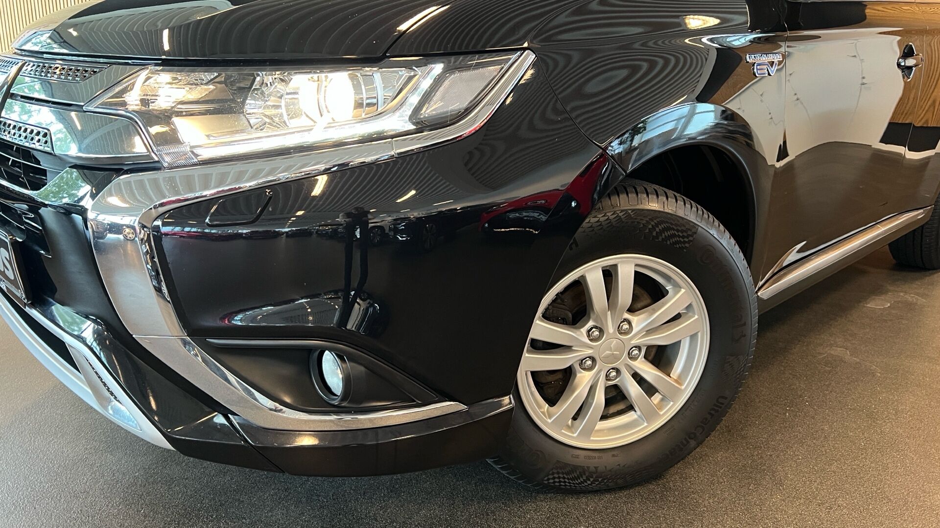 Billede af Mitsubishi Outlander 2,4 PHEV  Plugin-hybrid Invite+ 4WD 224HK 5d 6g Trinl. Gear