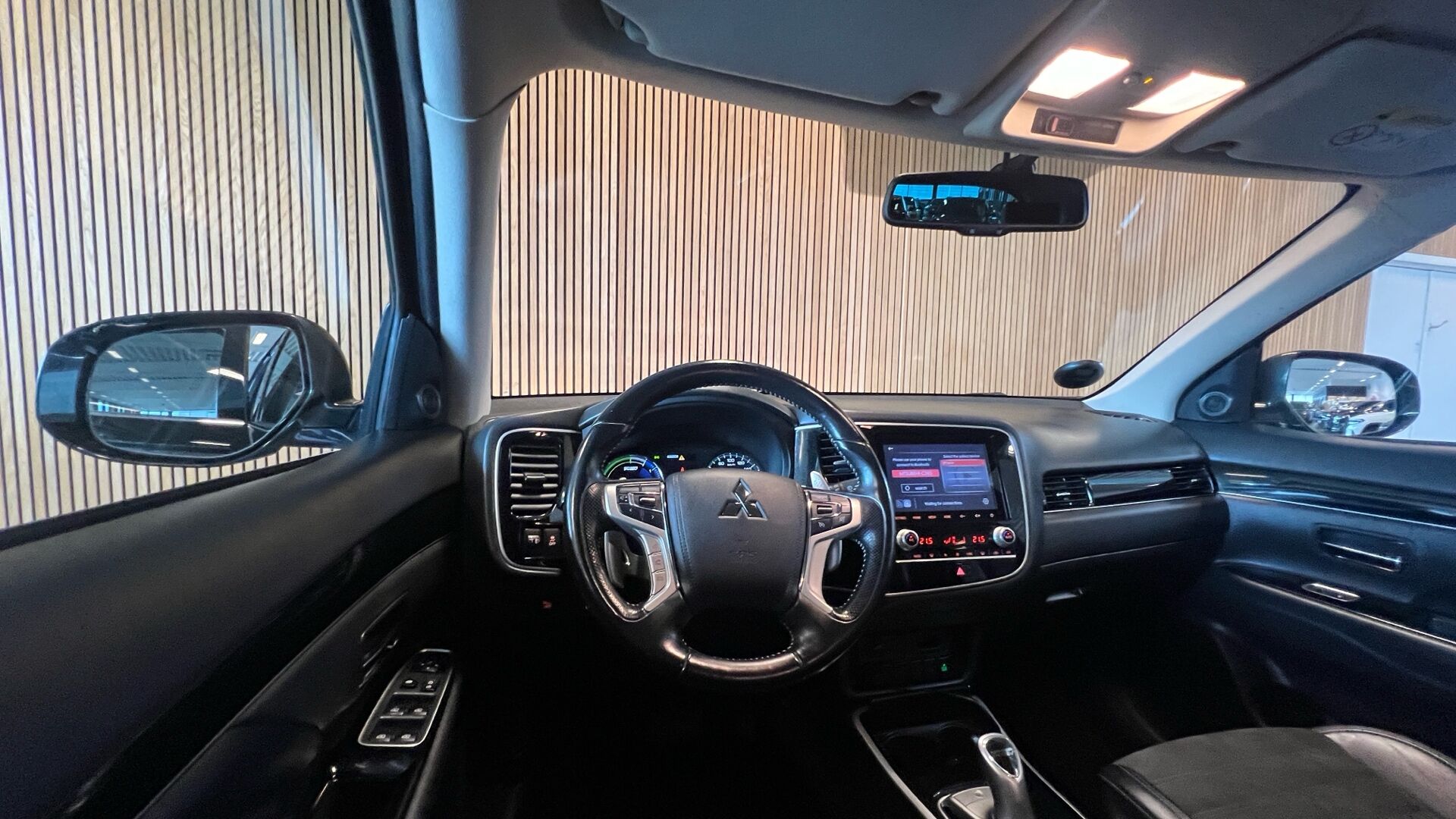 Billede af Mitsubishi Outlander 2,4 PHEV  Plugin-hybrid Invite+ 4WD 224HK 5d 6g Trinl. Gear