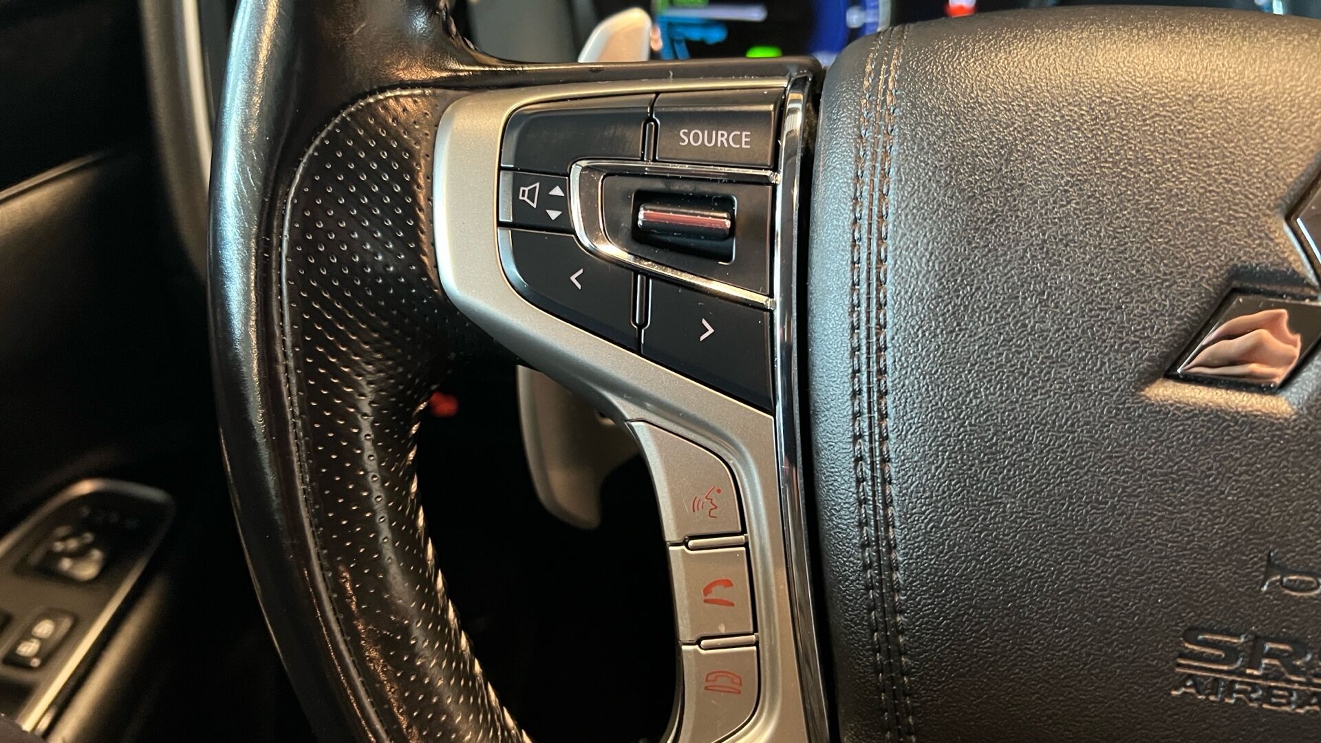 Billede af Mitsubishi Outlander 2,4 PHEV  Plugin-hybrid Invite+ 4WD 224HK 5d 6g Trinl. Gear