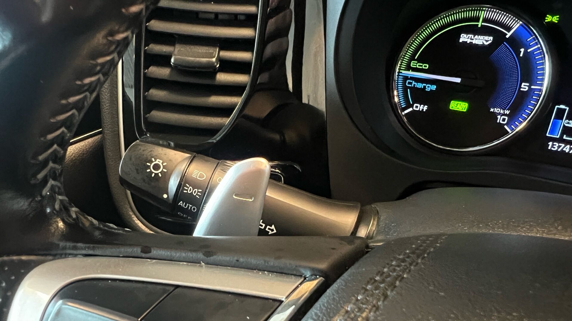 Billede af Mitsubishi Outlander 2,4 PHEV  Plugin-hybrid Invite+ 4WD 224HK 5d 6g Trinl. Gear