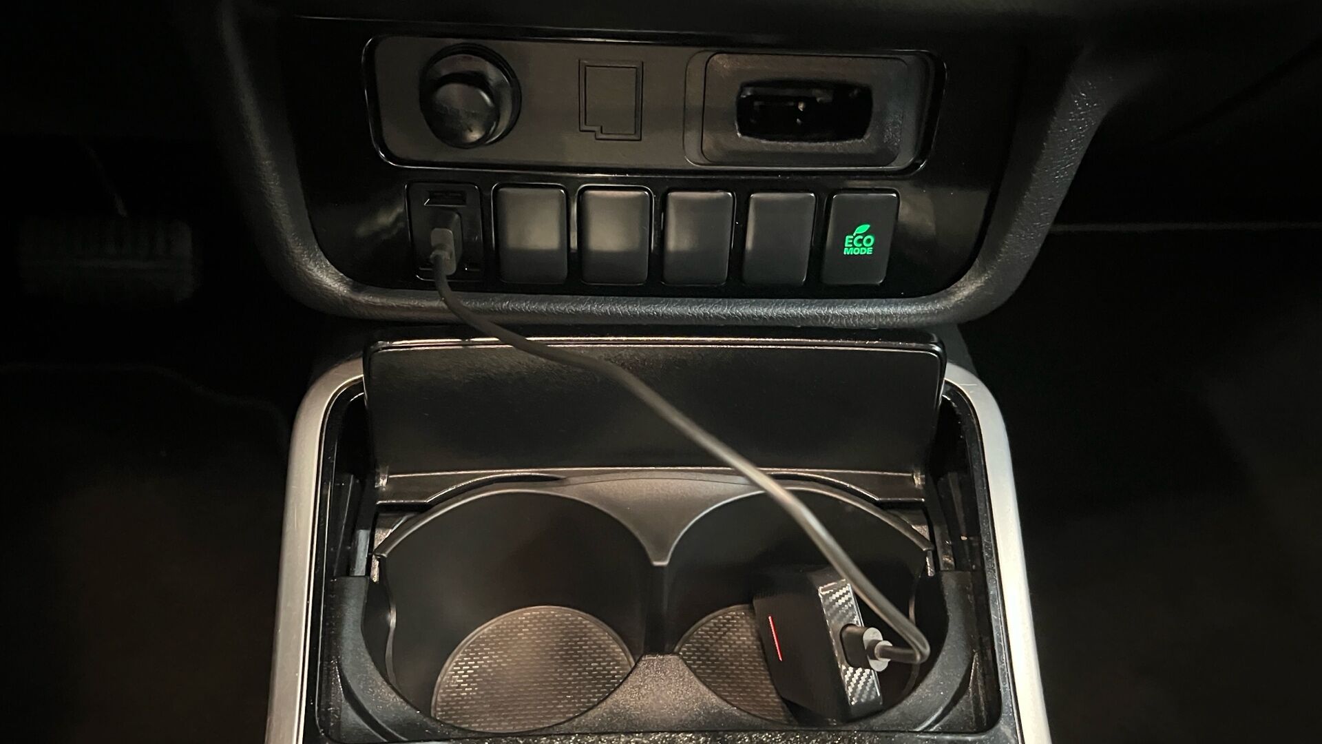 Billede af Mitsubishi Outlander 2,4 PHEV  Plugin-hybrid Invite+ 4WD 224HK 5d 6g Trinl. Gear