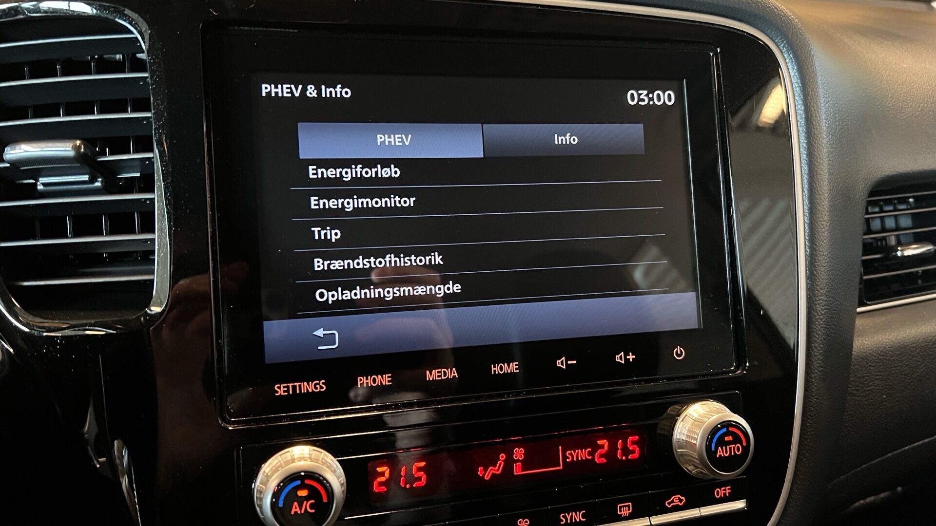Billede af Mitsubishi Outlander 2,4 PHEV  Plugin-hybrid Invite+ 4WD 224HK 5d 6g Trinl. Gear